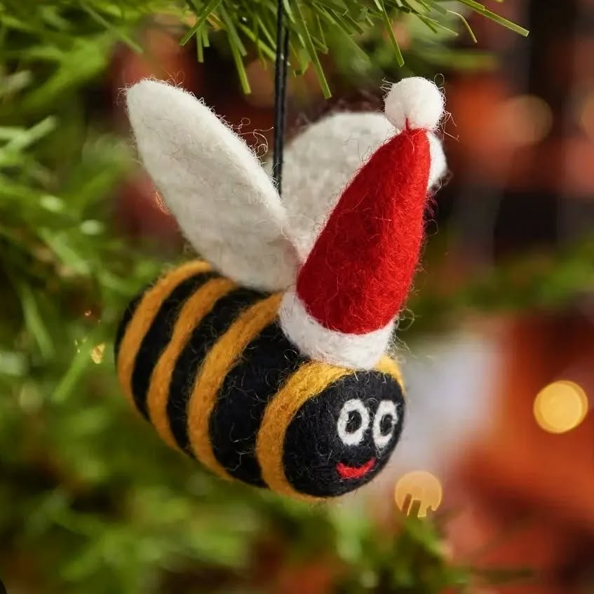 Starting to feel a lot like Christmas and Derwent Honey are putting their feet up on Friday. We're pushing Christmas orders out until then so feel free to drop us a line.
Happy Christmas🎄
www.derwenthoney.co.uk
#derwenthoney #bees #Christmas #yorkchristmas #honeyroastham #Honey #foodmiles