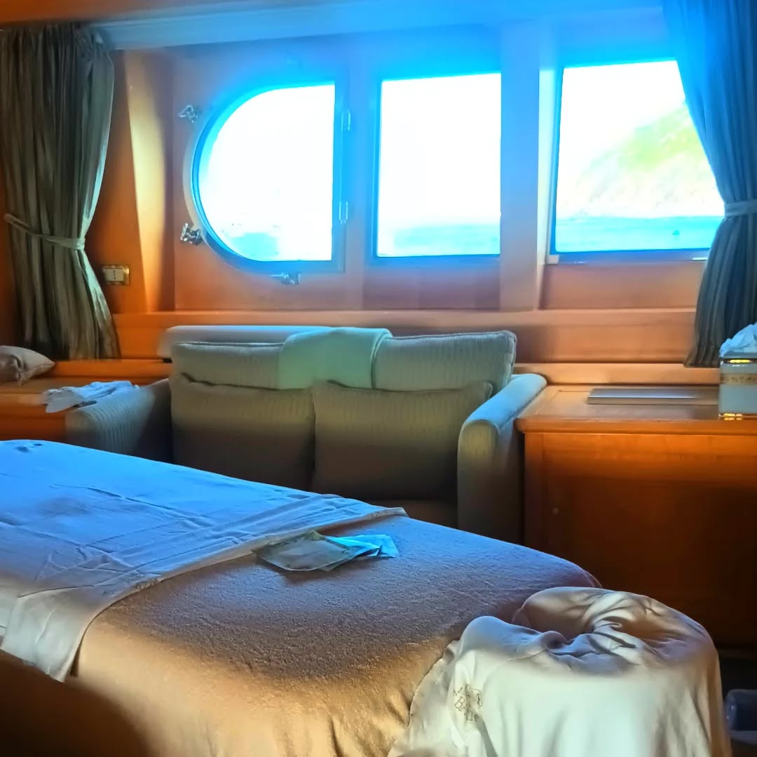 Massage on board @yachtTemanu
Book you next yacht massage +590690406701
#massagetherapist #yachtlife #yachtstbarts #yachtservices #stbartsmasseuse #stbartsmassage #stbartsyachts #yachtmassages #yachtmasseuse #stbarthluxuryservices #stbartsyachtmassage #Cecile_St_Barth_Massage