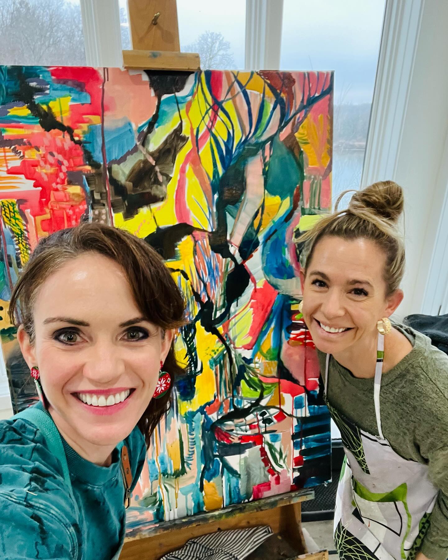 My sister in law @heathermsmith25 and I worked on an oil painting to surprise my brother for Christmas. We painted in unison, on the same canvas, and the only rules were that you could paint anywhere, on anyone’s brushstrokes, and you couldn’t be offended!
We listened to funk and just let the vibe carry us. It was really fun.
I can see a lot that came to the surface somehow: city scapes, organic growth, puddles…and I even hid a pink sprinkled donut in there for my niece and nephews to find.
My brother loved it. Didn’t get pics of his reaction because I was in the moment.
#artgift #collaberativeart #oilpainting #abstractpainter