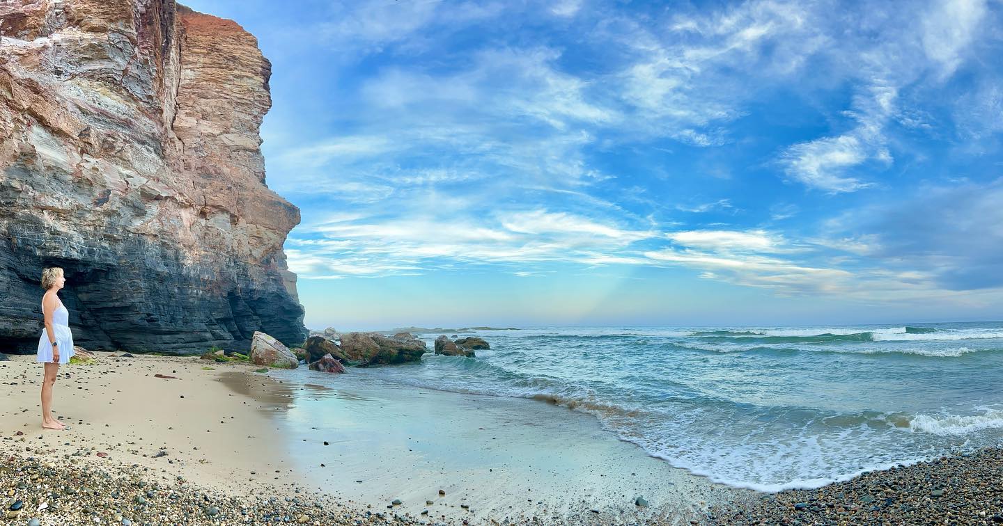 Welcome to 2024 - new horizons, slightly new trajectory ahead, around the same beautiful central sun. Sending love to everyone for a breakthrough year! ❤️🔥🦄