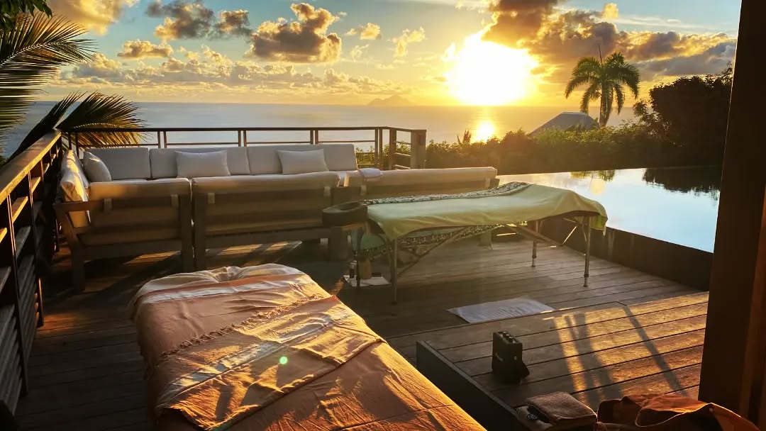 Last 2023 sunset massage 🌅
#sunsetmassagestbars #sunsetmassage #seaviewsmassage #stbartsmasseuse #stbartsmassage #stbartsvacation #stbarthelemy #stbartsyachts #massagetherapist #massageyachtservices #massagevillas #massagewithaview #massagestbarth #Cecile_St_Barth_Massage