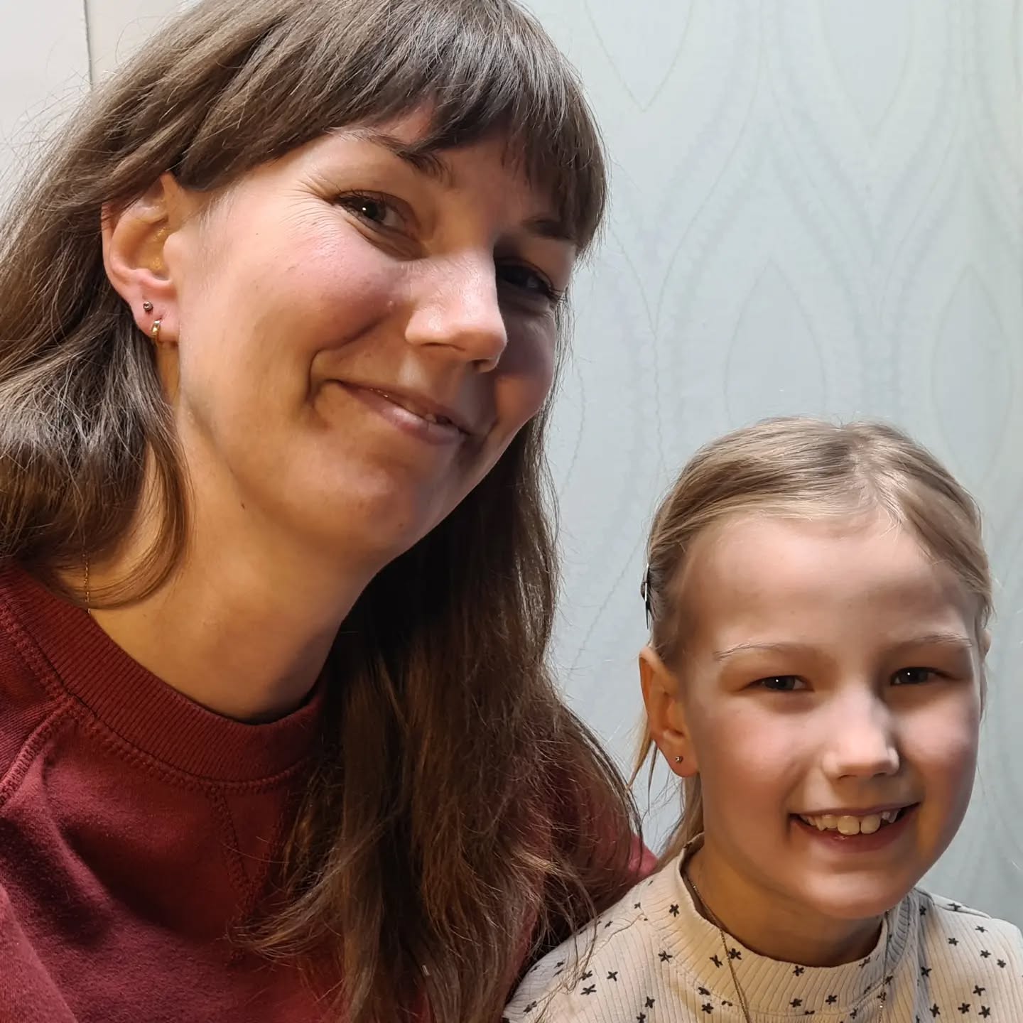 Mor och dotter har gjort hĂ„l i öronen đ„°
#earpiercings #hÀssleholm by @ulrikaluckabauer #piercersinceyear2000