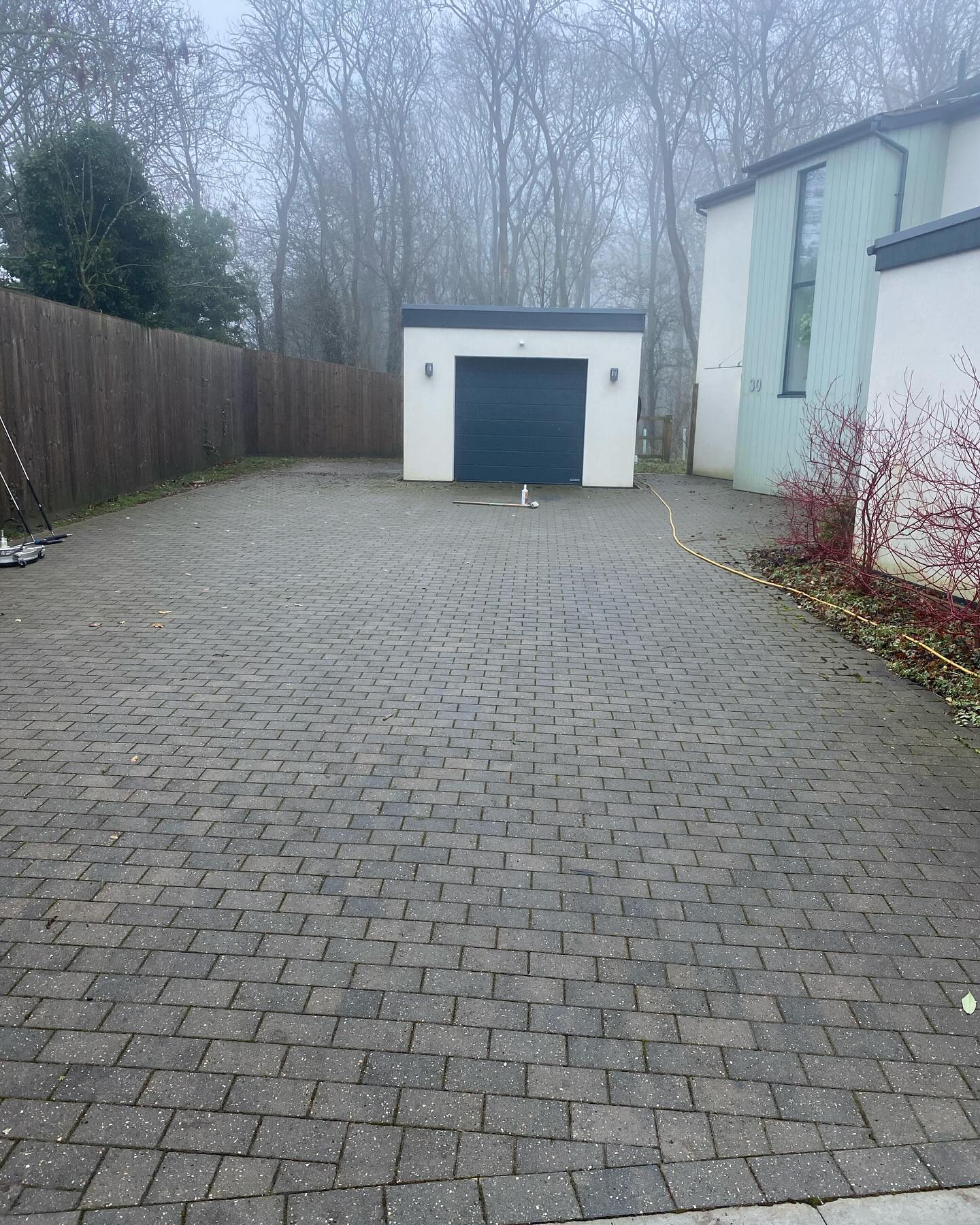Brightening up this property with a driveway clean before it’s goes on Airbnb for one of our customers ✅💯