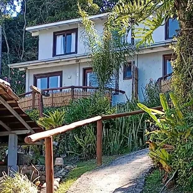 O Verão está hot e a Praia do Rosa convida para um refresco no Condomínio Aldeia dos Anjos do Rosa.
RESERVAS 48 99949 1971
O que fazer no Rosa?
🔸pegar praia no canto sul, meio da praia e Rosa Norte
🔸 Caminhar na faixa de areia de 3km de surpreendente beleza;
🔸Banhos de piscina natural;
🔸Trilhas pelas encostas dos morros com visuais incríveis;
🔸Esportes aquáticos;
🔸Lagoas doces e salgadas;
🔸Surfand com ondas perfeitas para iniciantes e surfistas expedientes;
🔸Bares e restaurantes na beira da praia no deck da fazenda;
🔸 Compras no centrinho do Rosa.
É a pura energia do verão!
Nosso site!
www.aldeiadosanjosdorosa.com.br
Esperamos vocês!
#aldeiadosanjosdorosa
#argentina #Curitiba #saopaulo #pousadanapraia #praiadorosa #imbituba