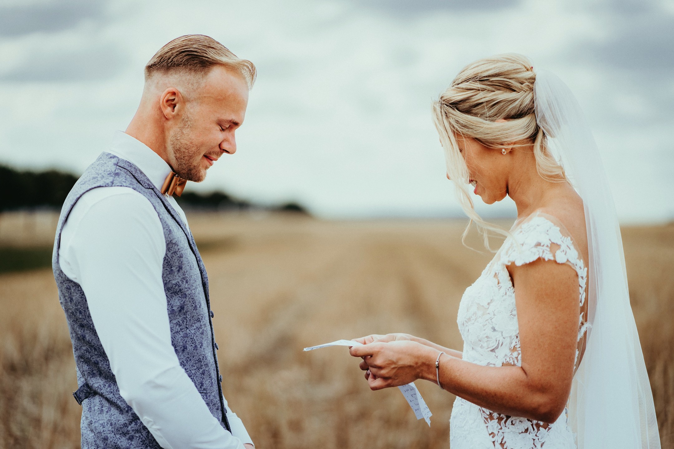Hochzeit von Ann Sophie und Alex..
#hochzeitsfotos #hochzeitsfotograf #hochzeitsreportage #weddingpics #weddingphotography #brautpaar #brautkleid #lookslikefilm #drohnenfotografie #hochzeitsfotoswürzburg #hochzeitsfotograffrankfurt #hochzeitsfotografiewürzburg
#hochzeitsfotografwürzburg #gettingready #groomsmen #hochzeitsfotosfrankfurt #storytelling #storytellingphotography