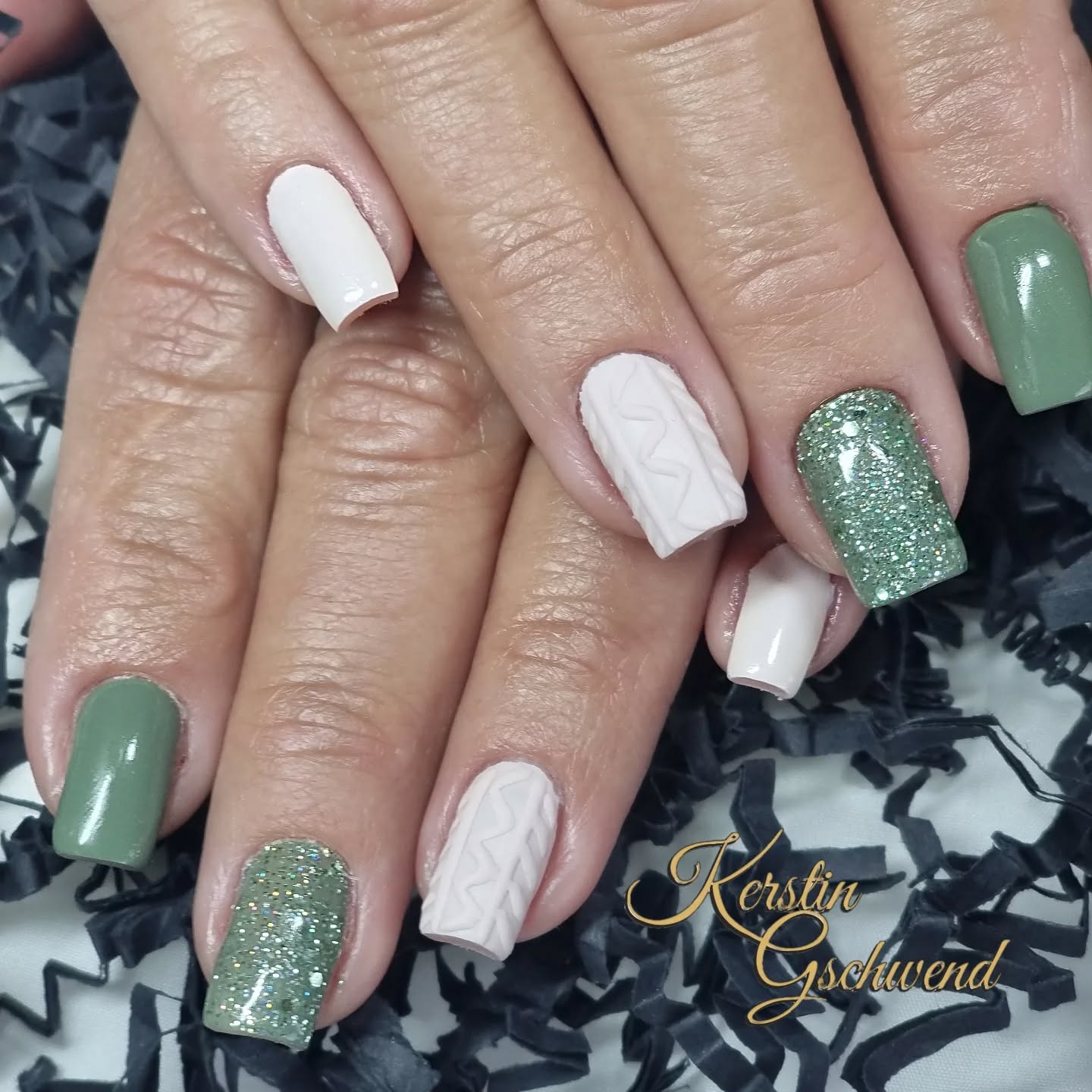 Special: knit❄️
#gelnails
#knitstyle
#nailstyle
#naildesign
#glitternails
#Glamour