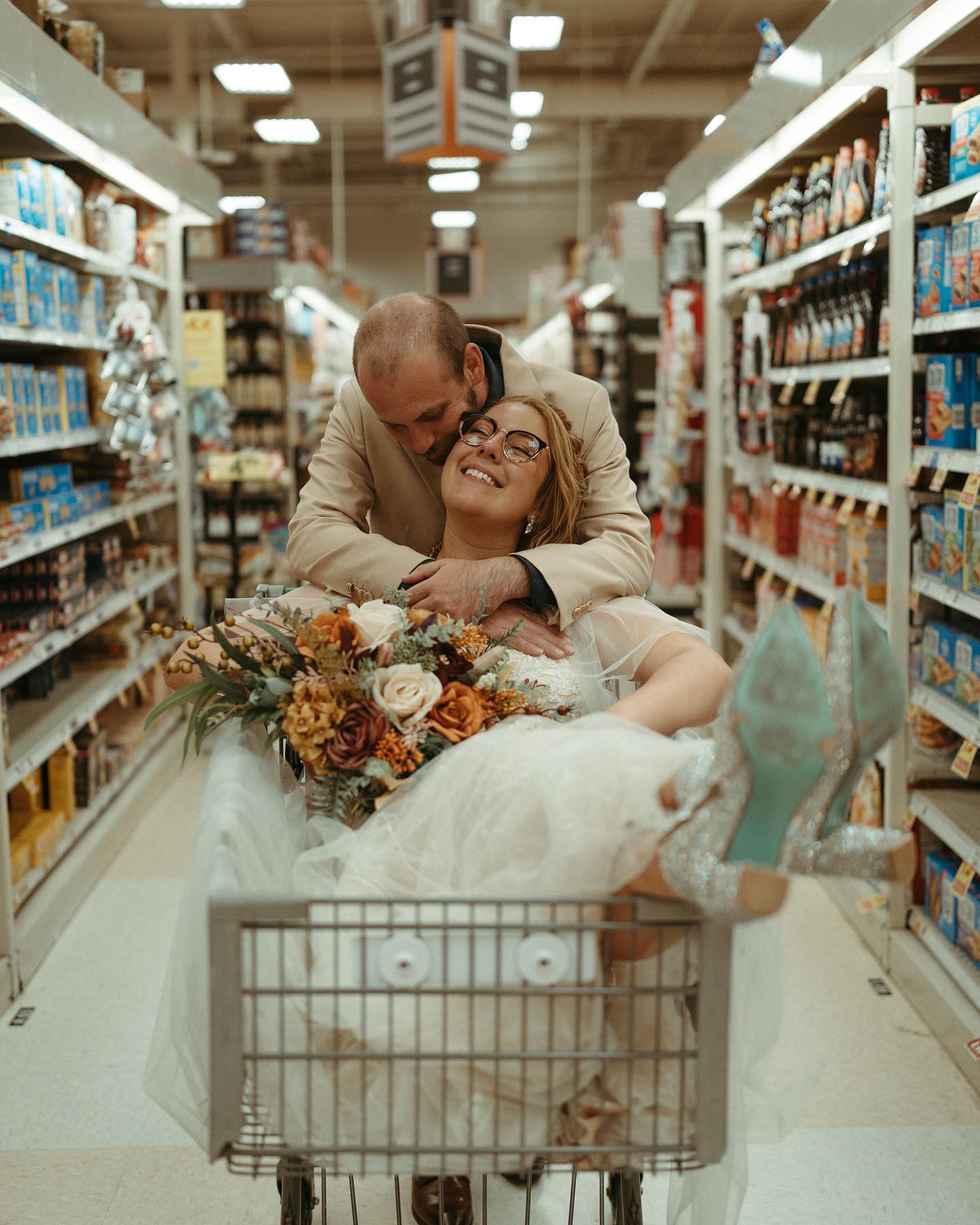 J + E 💍
*Always take your elopement photographer with you to get the “Fred’s Essentials” 🛒 (snacks and champagne 🍾)
•
•
•
•
•
#alaskaelopement #alaskaelopementphotographer #alaskaweddingphotographer #alaskawedding #destinationweddingphotographer #wanderingweddings