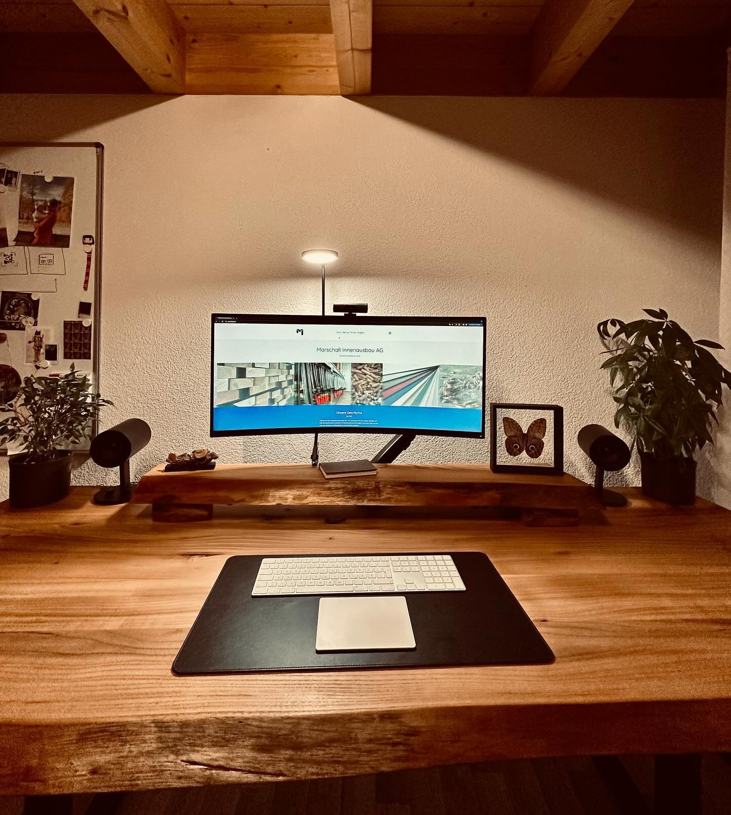 Entdecke die Kunst des Holzhandwerks auf unserer frisch gestalteten Website. Von massgefertigten Möbeln bis zu einzigartigen Holzkreationen - besuche www.marschallag.ch und lass dich inspirieren! #newwebsite #bärn #interior #dieschreinerihremacher #ulmenholz #marschallinnenausbauag