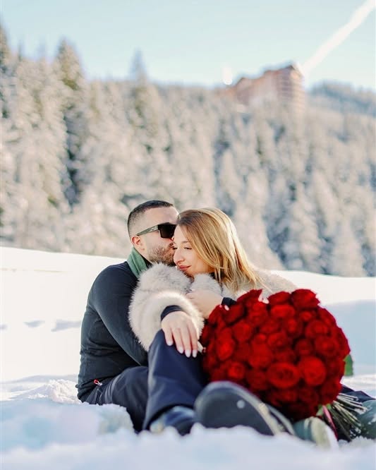 Proposal to Courchevel
Clichés @emiliecabotphotography
#proposal #winterwonderland #winter
#courchevel #beautiful #demandeenmariage
#neige❄️ #soleil