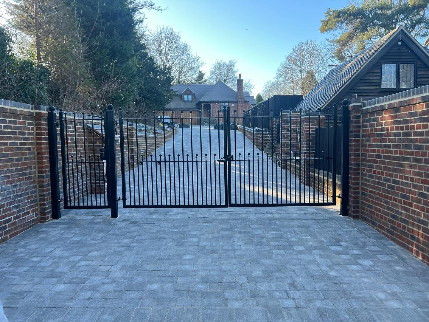 350m of alpha trio
(silver haze) hard job made easy with a great team.