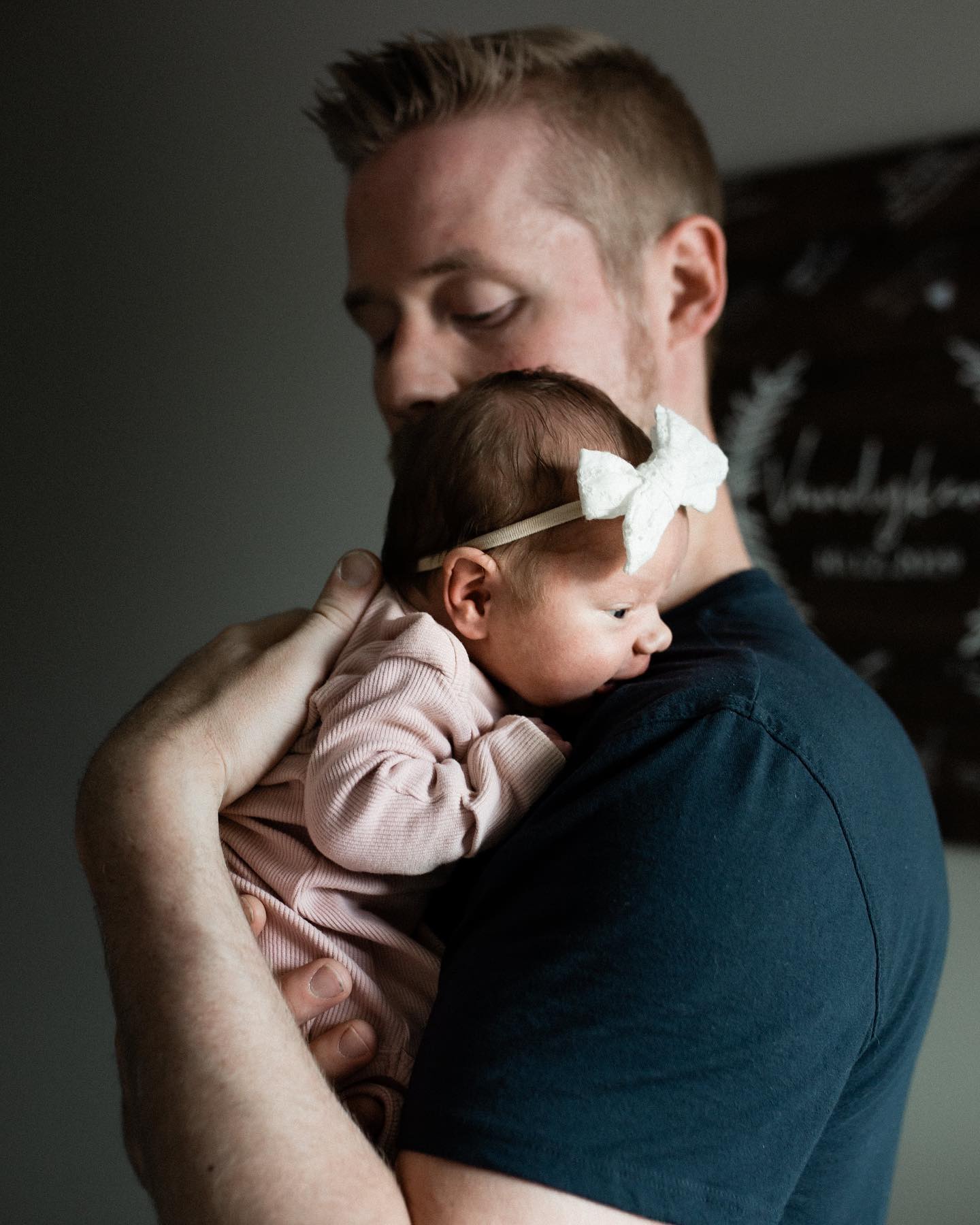 Happy Monday friends! Hope your week is as sweet as this daddy-daughter moment 🩷
____
_____
#yegphotographer #albertaphotographer #leducphotographer #weddingandportraitphotographer #kanderphoto #yegweddingphotographer #yegcouples #yegnewbornphotographer #yeglifestylephotographer #edmontonnewbornphotographer #leducweddingphotographer #yegweddingphotographer #albertaweddingphotographer #albertaportraitphotographer #edmontonweddingphotographer #explorepage #photographylovers #albertaweddings #loveanddevotion