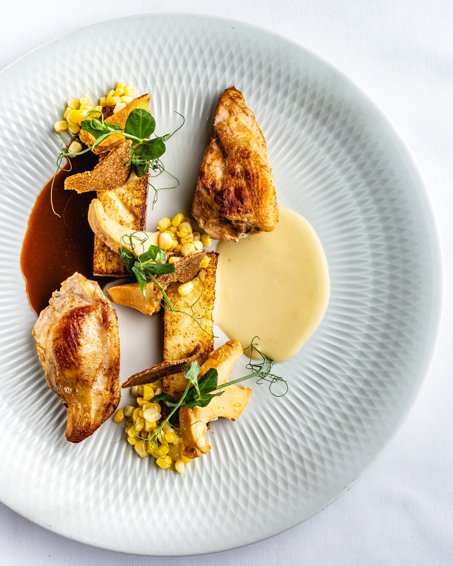 Suprême de perdrix
Maïs, millet crémeux, champignons pied-de-mouton
Sauce Bordelaise
📸 @lyraphoto
#maitrecuisinierdefrance #gastronomy #gastronomie
#lesaintamour #gastronomiequebecoise #restaurantlesaintamour #restoquebec #foodies #quebecfood #vieuxquebec #alimentsQC #quebeccity #restaurantsaintamour #mangerlocal #mangerquebec #quebecfoodies