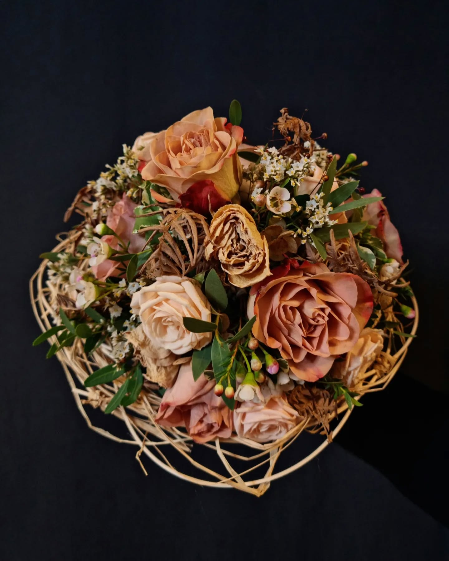 #ahlmanfloristi on tälläkin viikolla treenannut morsiussidontaa 🥰
#tekemälläoppii #learningbydoing #learningfloristry #studentdesign #floristiopiskelija @ahlmanedu @ahlmanviherjakukka @huiskulahilverdatampere