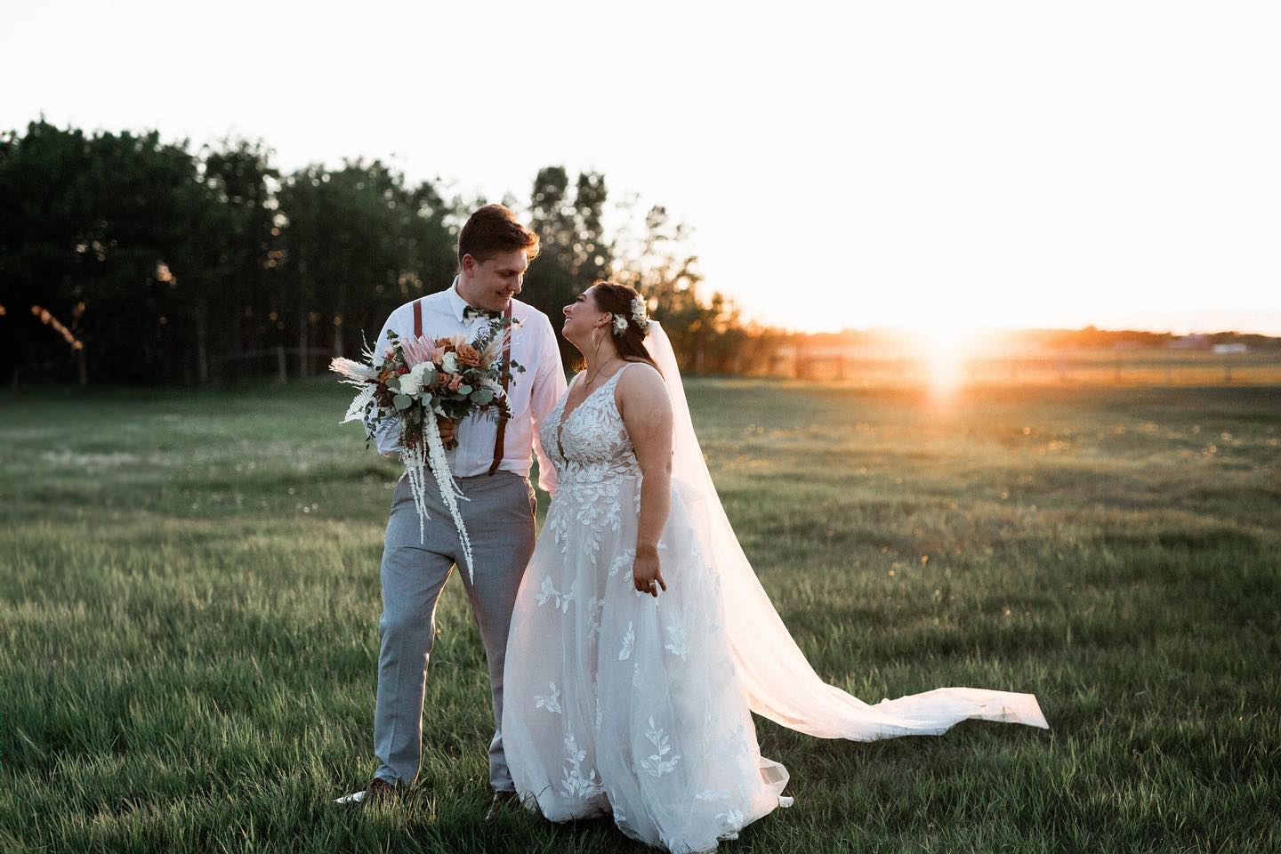 Even though it’s only been like a month of winter (loved that late start!) - I’m ready for warm summer evenings. Can’t wait to be at one of my fav venues this season getting that glow on - like this one 👆🏻
_____
W/ @beccaschultzphoto
_____
_____
#yegphotographer #albertaphotographer #leducphotographer #weddingandportraitphotographer #kanderphoto #whitewoodbarn #whitewoodbarnwedding #whitewoodbarnevents #weddingsunset #goldenhourportrait #yegweddingphotographer #yegcouples #leducweddingphotographer #yegweddingphotographer #albertaweddingphotographer #albertaportraitphotographer #edmontonweddingphotographer #explorepage #photographylovers #albertaweddings #loveanddevotion