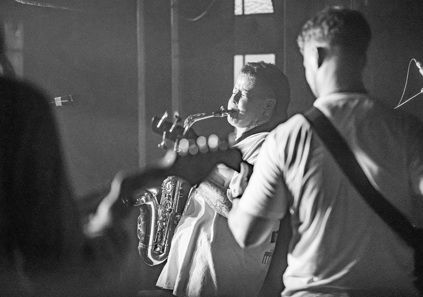 Meet Harley, our saxophonist 🎷
•
•
You can choose to add saxophone to the band, for your event, through our booking system.
•
•
Book now at:
🌏 www.miamihighfunction.com
📧 booking@miamihighfunction.com
•
•
#WeddingBand #PartyBand #UkMusic #Wedding #Party #Covers