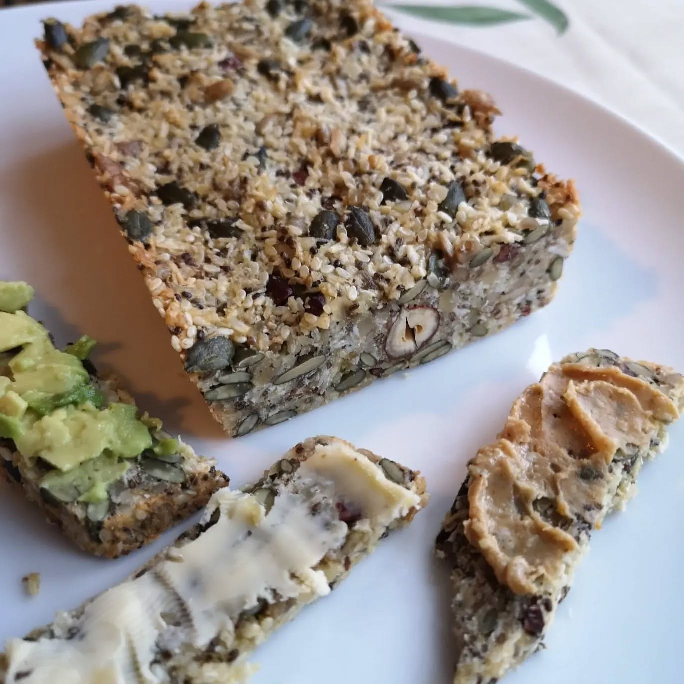 An oldie but a goodie. My favourite seeded loaf. Grain-free and gut-loving. 8tblsp Mixed seeds, 3tblsp nuts, 1 tblsp dessicated coconut and 1 tblsp almond flour bound with a couple of eggs. Baked for 25mims @150C. So great for a rainy day lunch filler. #grainfreebread #healthylunch #healthysnack #fillingsnack #bloodsugarbalance