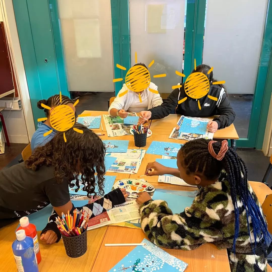 Het was weer tijd voor een creamiddag! Tijdens de creamiddag werken alle kinderen van groep 4 tm 8 groepsdoorbroken aan een creatieve opdracht. Dit keer was het thema winter. ❄⛄