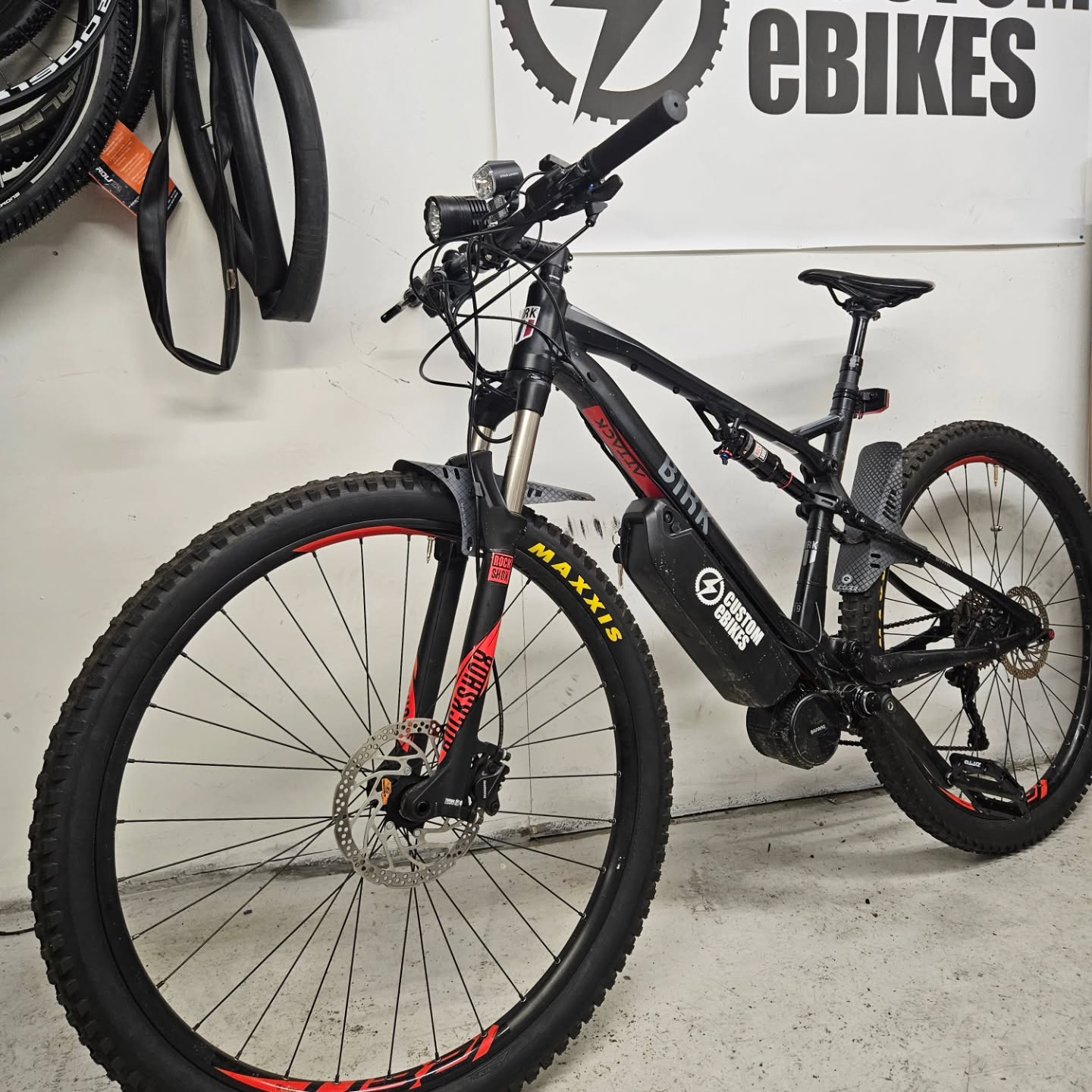 En av sommer /høsten 2023:s prosjekter
Birk attack fra 2019
#customebikes.no #customebikes #customelectricbikes #fulldemper #elsykkelkonverting #bafang #bafangmotor #ebikes #elsykkel #elsykkelkit