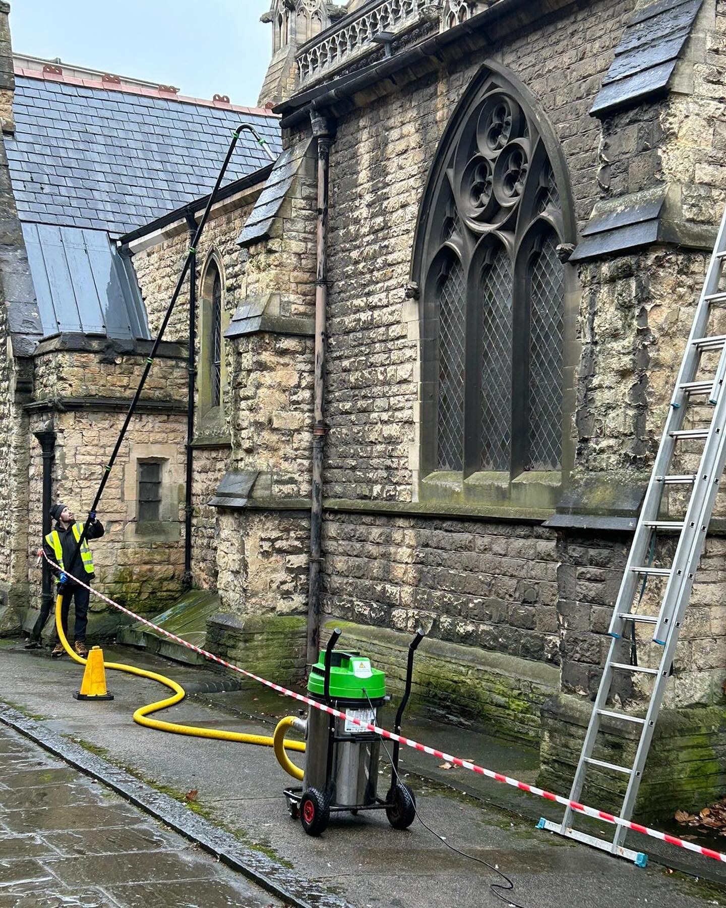 Busy day cleaning out the gutters on St. Swithins Church, but what a lovely job it was 👏🏼💥
@guttervacuumsystems Predator making light work of it!