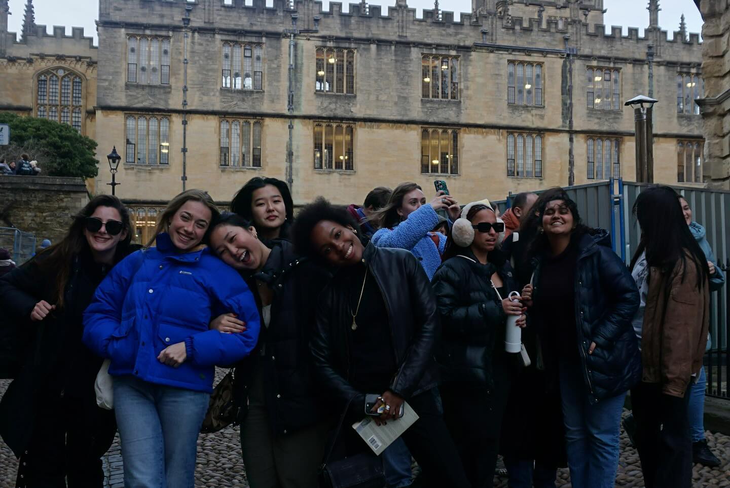 The Tigressions had an AMAZING time on our week long international tour in 🇬🇧LONDON🇬🇧 We performed at multiple primary schools, tennis clubs, and even had a joint concert with Oxford’s men’s acapella group, Out of the Blue! We enjoyed spending our free time exploring the city and making unforgettable memories with each other! Stay tuned for more info on spring auditions! We can’t wait to shower the newbs with all that TG tender love and care 💙🧡 TFG TFG WHATTT???