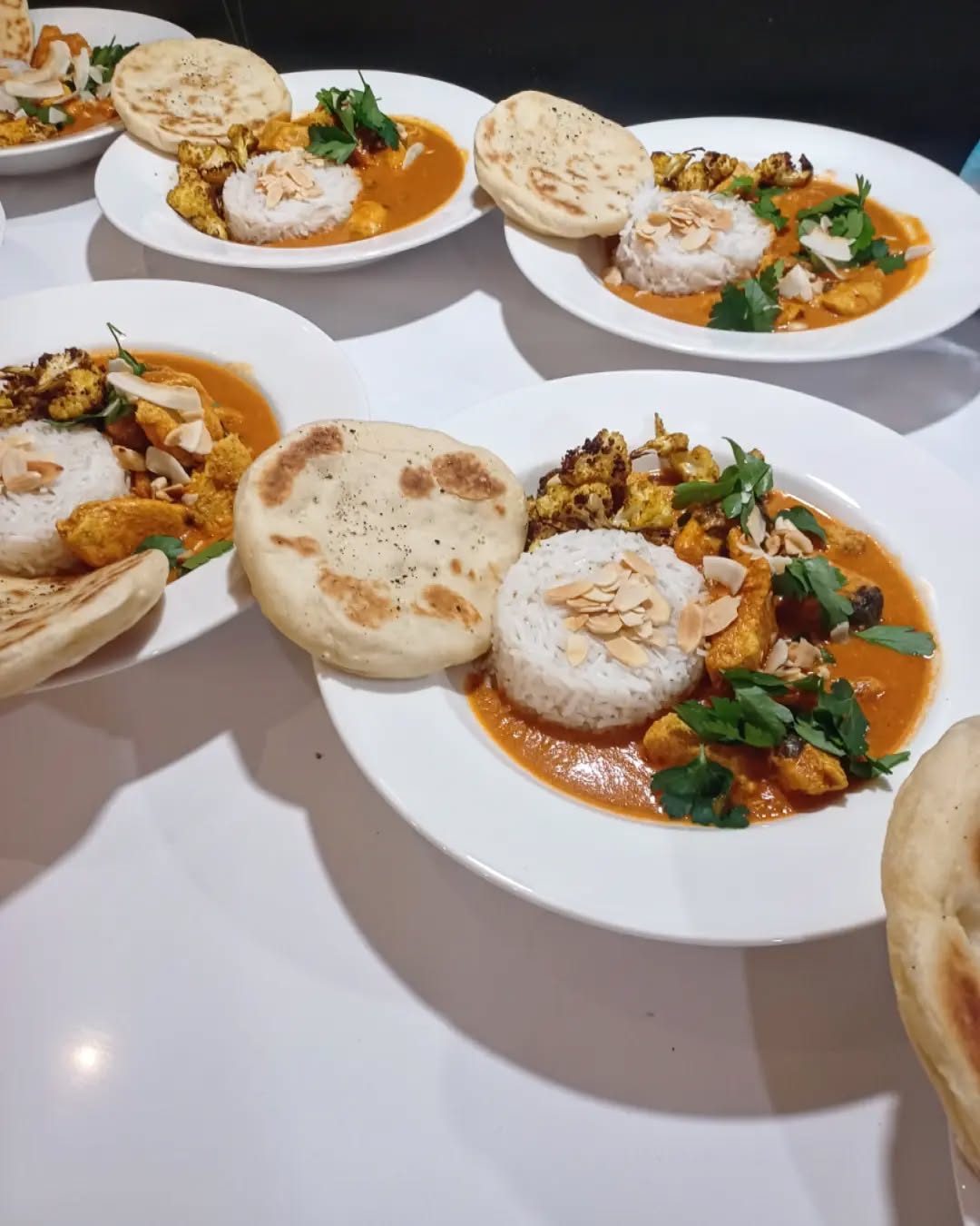 A lovely week with some new faces catering my family friendly package. It was also one of the guests birthdays so I prepared a little surprise birthday cake for him! Thank you for being such lovely guests. It makes me feel very lucky to have a job where I can meet such lovely people 🥰🍽
#chatel #chaletchef #skiseason