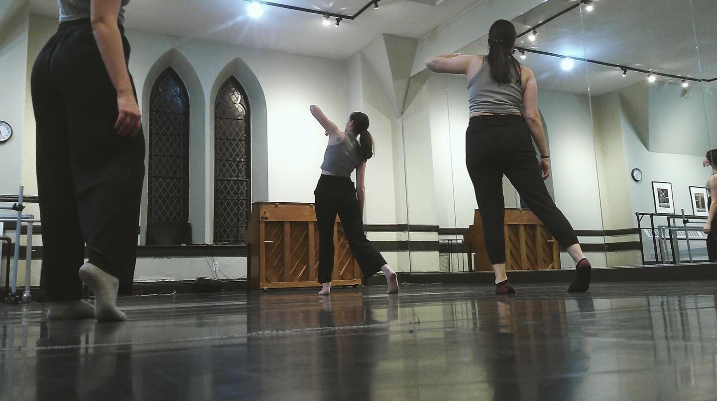 âThis Dance Means Somethingâ đ¤đ¤
Come see Hannah, Sam, and Libby perform this restaged work from 2023 at Expanding Community. Visit our website for ticket info!!