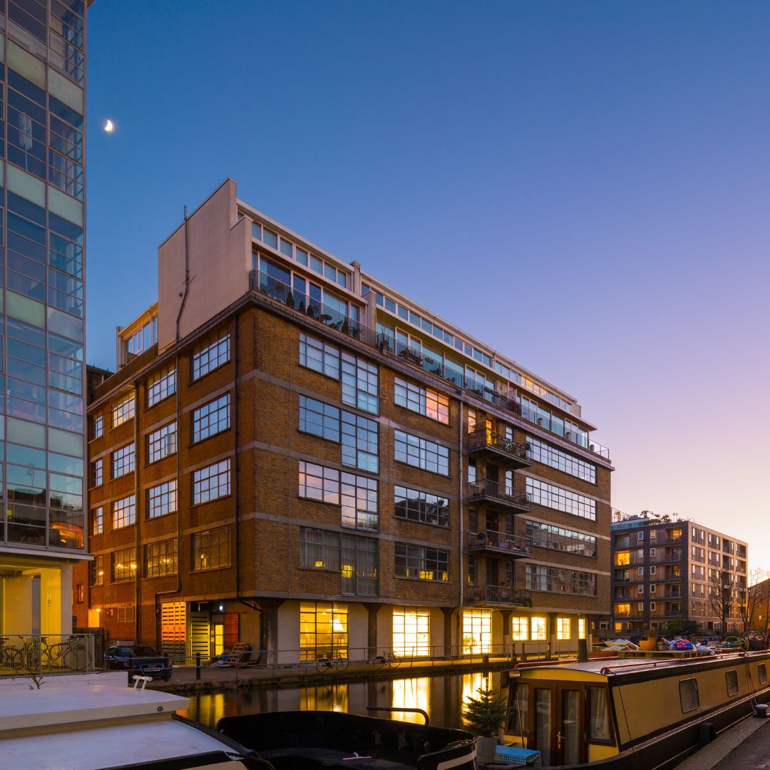 Waterfront living is a luxury that comes with some catches requiring expert management. Our expertise extends to these pieces of London's maritime past, where issues relating to tides and weather meet the unique challenges of sensitively restoring and maintaining buildings of historical significance.
At London Block Management, our years of experience managing waterfront properties have given us the perfect footing to navigate the complexities of waterfront property management for you. Our goal is to preserve history while maintaining a comfortable living space, and you can trust London Block Management to provide the best possible service.
For trusted waterfront property management, email us at info@blockmanagement.com š #LondonBlockManagement #WaterfrontLiving #HistoricLondon #Thames #LondonWaterways