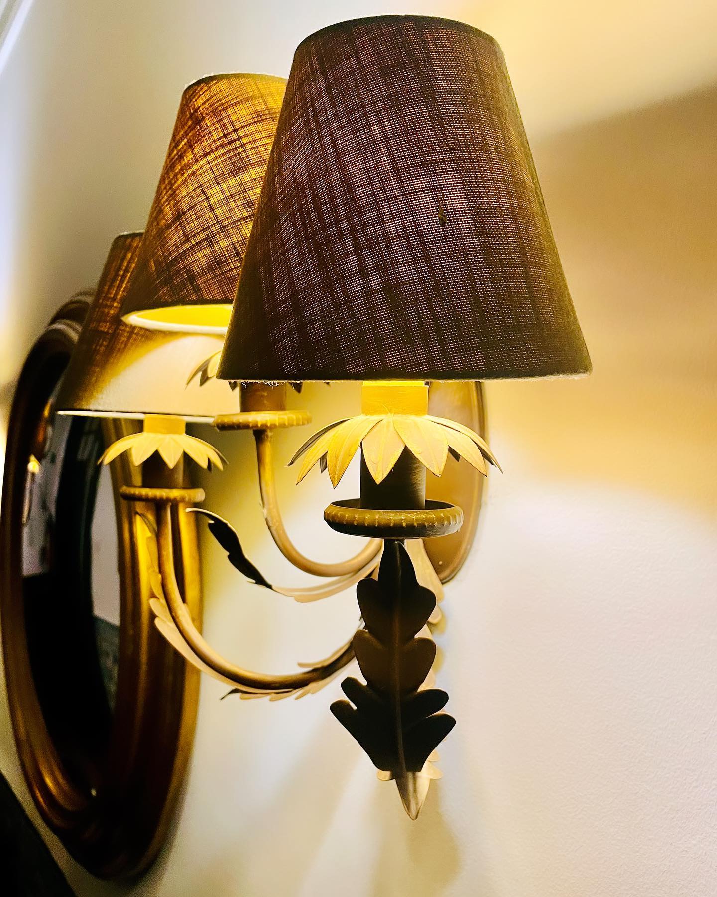 Intimate little details are everything in life and especially for a beautiful travel time ๐ฏ๏ธ
#boutiquehotel #beautifultravel #lisboa #portugal #trip #hotel