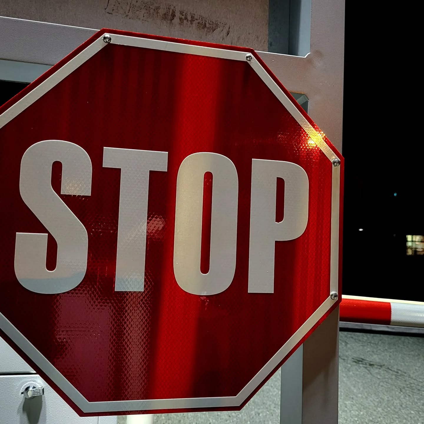 ... capitalism, funding war, fossil fuels, homelessness, poverty, hunger, corporate greed... . ...
Also, who else hates what Meta has done to Instagram?
#stop
#photography #photooftheday #corporategreed #capitalism