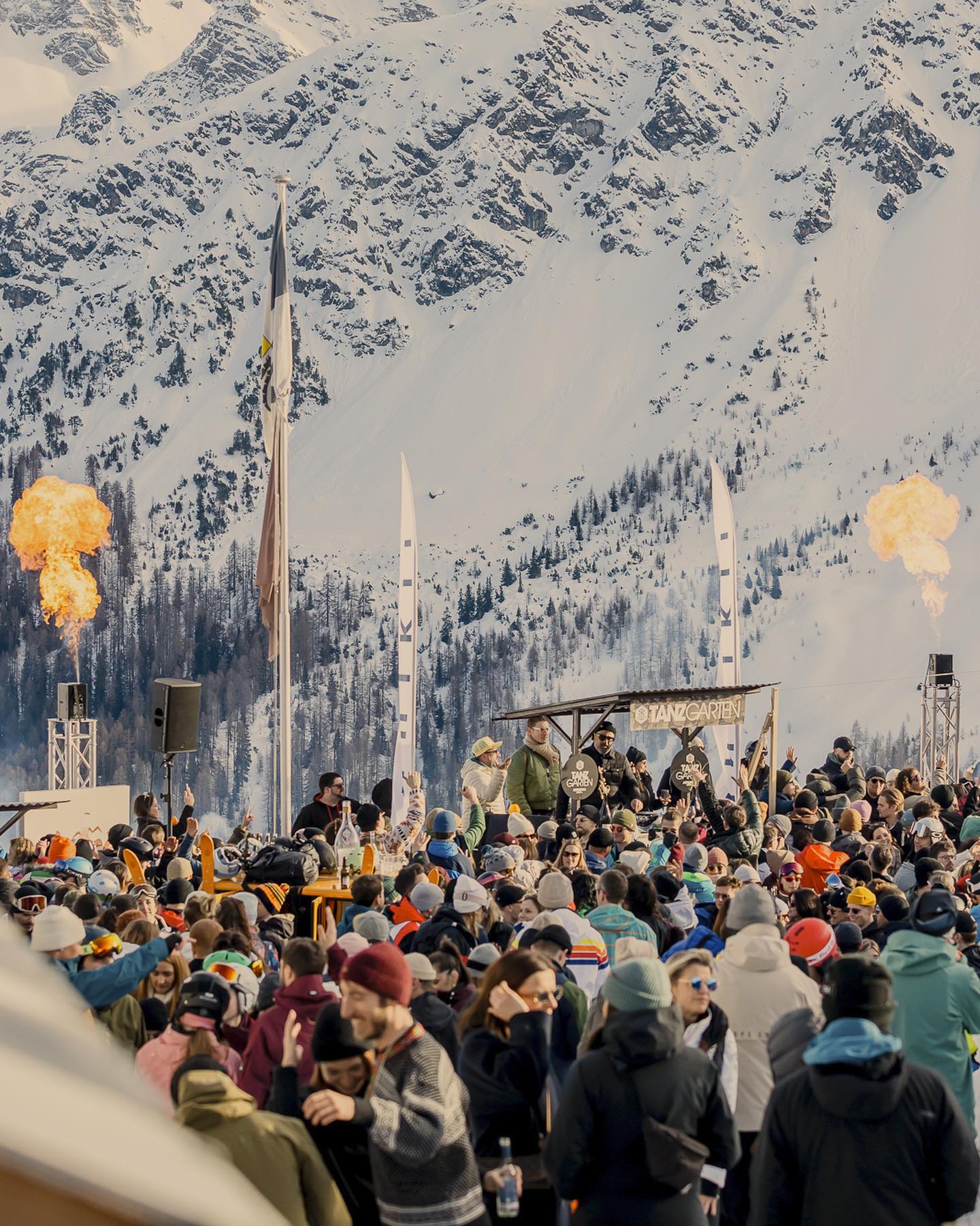Day Dance Delight.
Ein zauberhafter Tag voller Rhythmus und Stil!
Wir sind überglücklich, Teil dieses bezaubernden Events gewesen zu sein!
Danke @alp_arosa @tanzgarten @wandelbararosa @inuikii und @swissflexofficial für die großartige Zusammenarbeit!
#ArosaDance #AlpArosaMagic #DayDance #FashionRhythmus