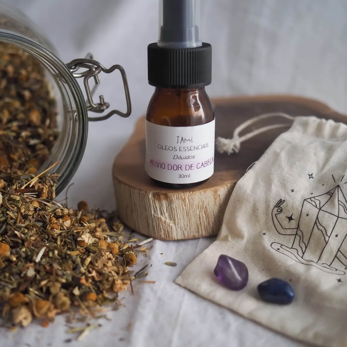 Dores de cabeça?! Quem costuma ter ou já teve sabe como estragam a nossa rotina e a nossa vida 🙄
💊E comprimidos? Aliviam sim... Mas também destroem partes saudáveis de nós.
⚠️A dor de cabeça como outra dor é um sinal do corpo, pode significar cansaço, stress, má alimentação e até desequilíbrios energéticos.
✨✨Já conheces este nosso kit? É um sucesso garantido porque alivia MESMOOO🙏 a dor de cabeça!✨✨✨
👉Podes ver aqui nos vídeos do instagram ou na nossa escola online o Workshop Adeus Dor de Cabeça de forma GRATUITA e aprender como te libertares dessa prisão dolorosa.
👉O kit podes encontrar na nossa loja em www.jami.pt 💜
👋👋Diz adeus à dor de cabeça! De forma natural!
Já experimentaste? Conta-nos!
#quartz
#crystals
#crystalhealing
#healingcrystals
#cristais
#curacomcristais
#reiki
#lojadecristais
#crystalshop
#crystallovers
#crystaloftheday
#goodvibes
#geology
#heal
#naturaltherapies
#autoconhecimento
#natural
#mineral
#meditar
#meditation
#pazinterior
#bemestar
#cura
#terapiasalternativas
#terapeuta
#holistic
#lifestyle
#holistichealing
