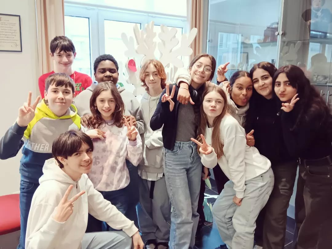 Samen staan we sterker tegen pesten! ๐ช Daarom organiseerden we verschillende activiteiten tijdens de Week tegen Pesten:
๐ณ We creรซerden een prachtige wensboom
๐ถ Verschillende klassen maakten een anti-pest lied
๐ We deelden cadeautjes uit
โค De leerlingen knoopten vriendschapsbandjes
Laten we samen de wereld een stukje mooier maken, want pesten vinden wij NIET okรจ! ๐ซ
#weektegenpesten #kieskleurtegenpesten #positivevibes #sai #aalst #sintaugustinusinstituut