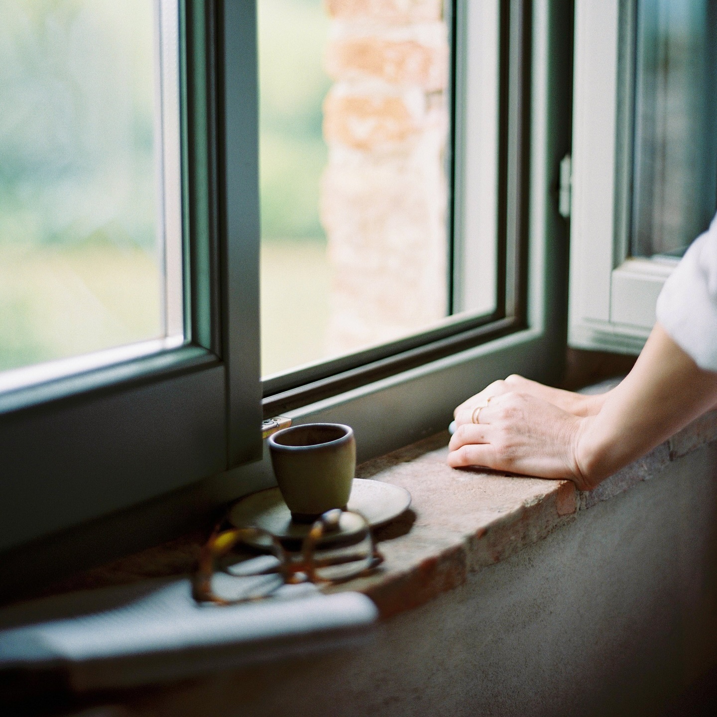 Har du råd att inte investera i dig själv som företagare?
För att vi som företagare ska växa och utvecklas behöver vi oftast investera. 💯
Det kan vara en mindset-coach som hjälper dig ta nästa steg i ditt företag.
Eller så är det en designer som kan skapa förutsättningarna för dig att öka din omsättning och ta premiumpriser.
Oavsett vad det är så har jag av min tid som egenföretagare lärt mig att investeringar är nödvändiga och det sparar mig både tid och pengar. Jag har investerat i coacher, assistenter och har även haft en anställd.
Detta för att jag vill ta mitt företag till nästa nivå. Jag vill inte stå still och stampa på samma ställe.
Är man rädd eller inte redo att investera är man kanske inte redo att växa…
Håller du med? ☺️
#investera #coach #föreläsare #egenföretagare #egetföretag #egetföretagande #företagare #drivaeget #kvinnligföretagare #kvinnligtföretagande #kvinnligentreprenör #företagsutveckling #utveckling