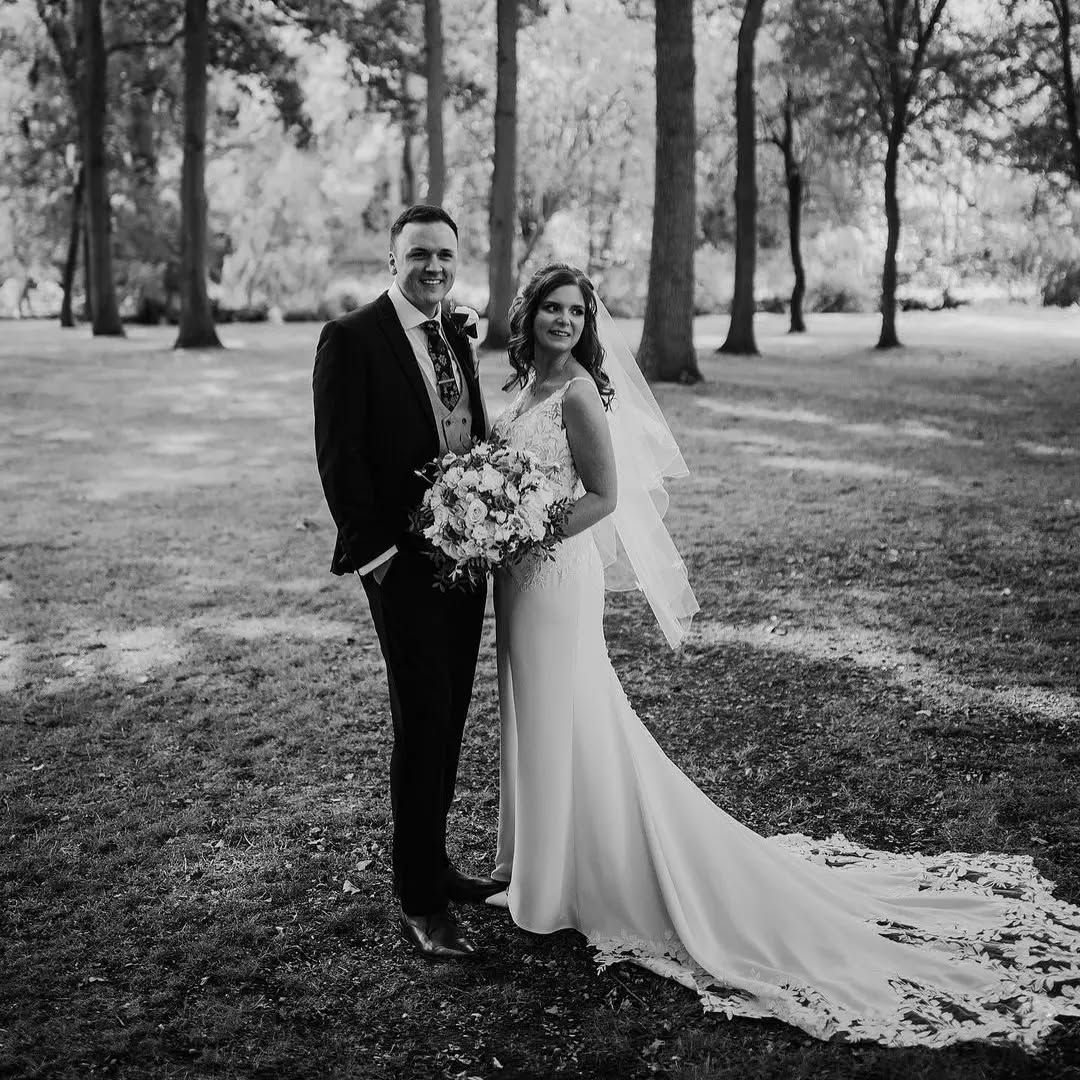 ✨Suppliers Sharing Other Suppliers💫 Tip 6
All about bridal wear…
We are often asked when should a bride start to look for her wedding dress.
Once you have a venue and date booked, we recommend shopping for your wedding dress 12-18 months prior. Wedding dresses can take 6 months to be made and you would also need to allow time for any alterations which may be needed. If you do not have 12-18 months, don’t panic as our designers often offer a rush cut and there is also the option of purchasing a wedding dress “off the peg”.
📸 @theedgepics
@__hilaryb__
@daviddeanphotographic
@mulberryhousehotel
@coveritweddings @tj_designer_weddings @aurorapearlltd
@strictlydancefloors @jhughesweddingstationers
#supplierssharingsuppliers @tvpweddings @cakecuisine_essex @zoealexandria
#loveisputtingsomeoneelsesneedsbeforeyours #supplierlove #bridalfashion #bridalgown #weddingsuppliers #essexweddings #weddingstylist #weddingdress #weddingflorist #brides #2024bride #2025bride #2026bride