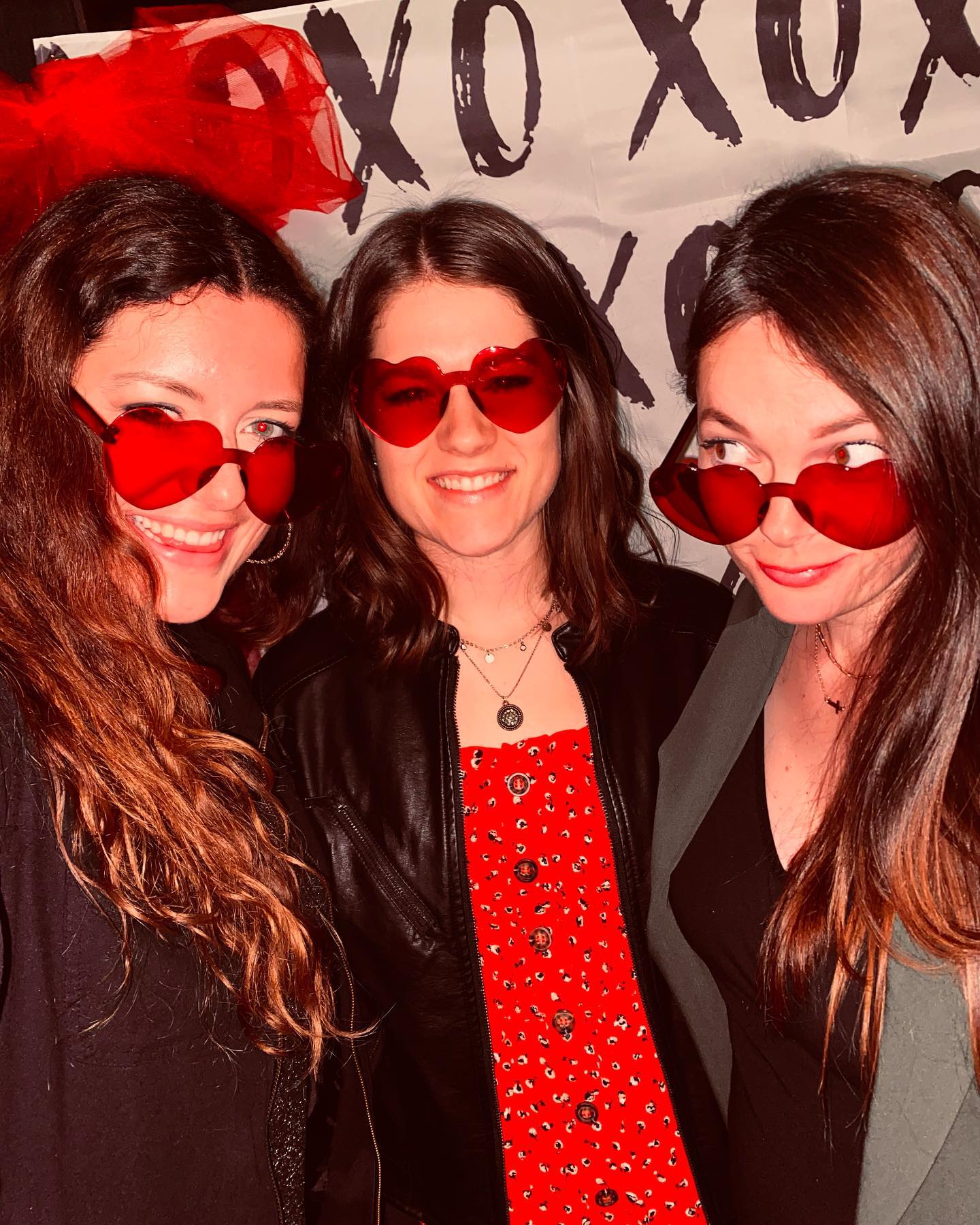 let’s go g.n.o. let’s GOOOO 💃🏻🍫❤️ #galentines