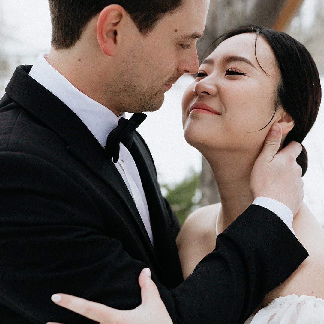 Some pics from Bradley & Grace’s intimate winter wedding! The clean look of a simple black tux & those puff sleeves - these two are so classy ✨
Married by your best friend and celebrated by close family, Bradley & Grace’s best day ever was my favourite way to end my 2023 wedding season.
I really wish there were more than 10 slides because there’s so much more goodness to share! Good thing this wedding is now on my blog - link in bio 👆🏻
_____
Bridesy Babe: @tlsgrace
Hair: @alenode_ella;
Dress: @minasbridal
Groom Attire: @mooresclothing
Rings: @peoplesjewellers
_____
#yegphotographer #albertaphotographer #leducphotographer #weddingandportraitphotographer #kanderphoto #yegweddingphotographer #yegcouples #leducweddingphotographer #yegweddingphotographer #albertaweddingphotographer #albertaportraitphotographer #edmontonweddingphotographer #explorepage #photographylovers #albertaweddings #loveanddevotion