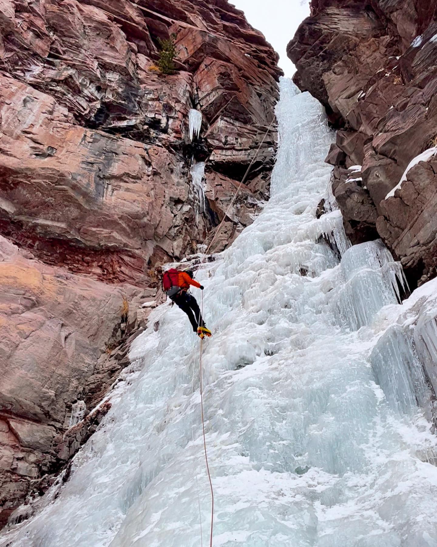 Some weeks at work feel just like I’m climbing with an old friend. Super thankful to be able share these amazing spaces with great people. Also, I truly hope I’m this fit at 60! @mountaintrip