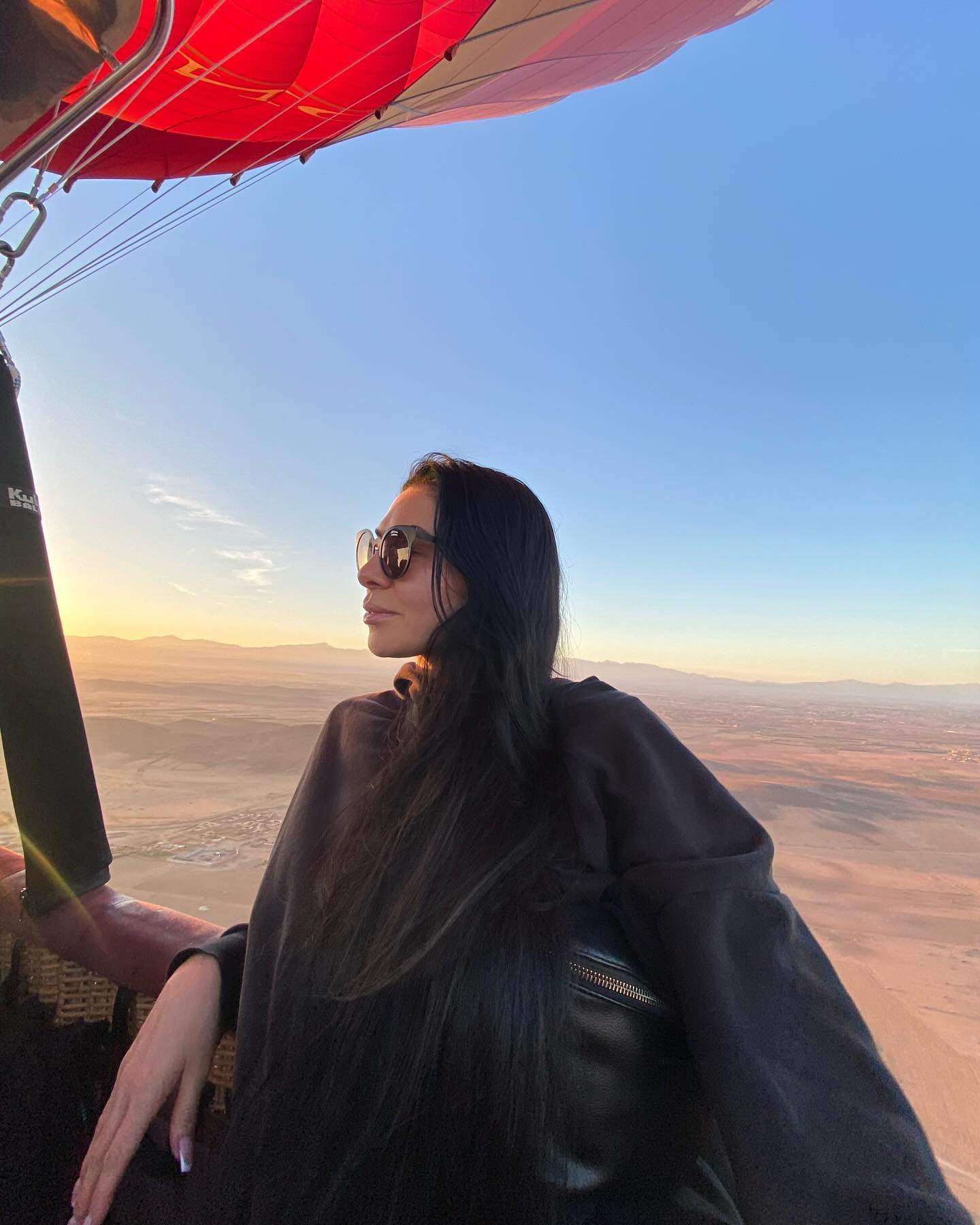 “I’ve decided to pamper myself as much as possible... I’m gonna look for as much ease, I’m gonna follow my ease, I’m gonna follow my bliss, I’m gonna follow my flow, I’m gonna follow the good feeling… I’m gonna hang around with people that are fun to be with, I’m gonna look for reasons to feel good…and I’m gonna proclaim it as mine.” What Abraham Hicks said + more. Missing Marrakech & girl time adventures of spas, sun, & ease. 🇲🇦