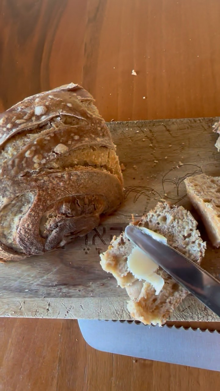 Cinnamon sugar sourdough bread 🤤
#sourdough #sourdoughbread #cinnamonsugar #butter