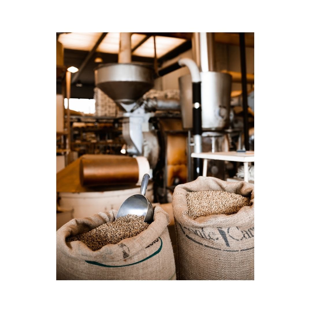 Brand photography x @pericaff_official
•
•
•
#brandphotography #commercialphotographer #fotografomilano #fotografobergamo #brandidentity #coffeegram #coffeeroasting #coffeeroastery