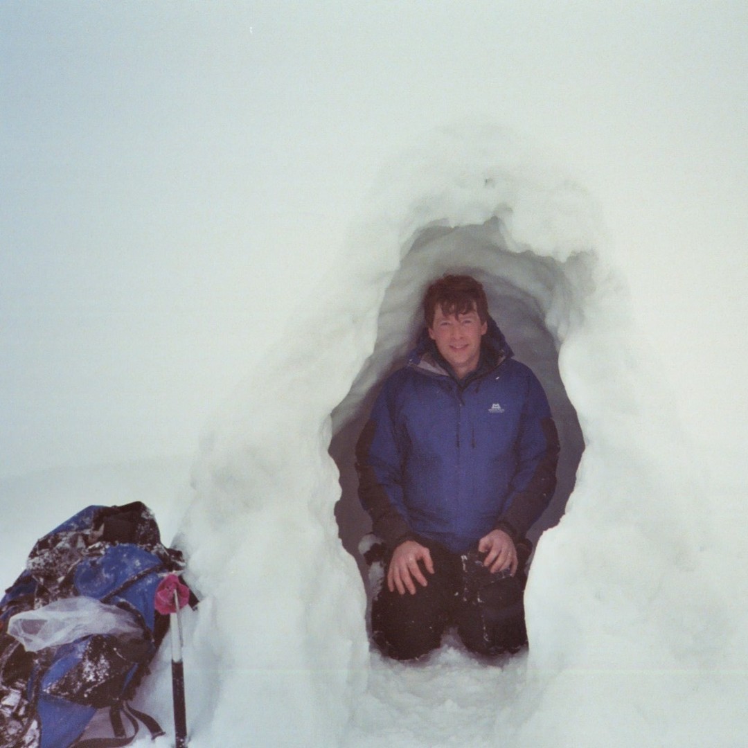 Lunchtime shelter on Aonach Mòr