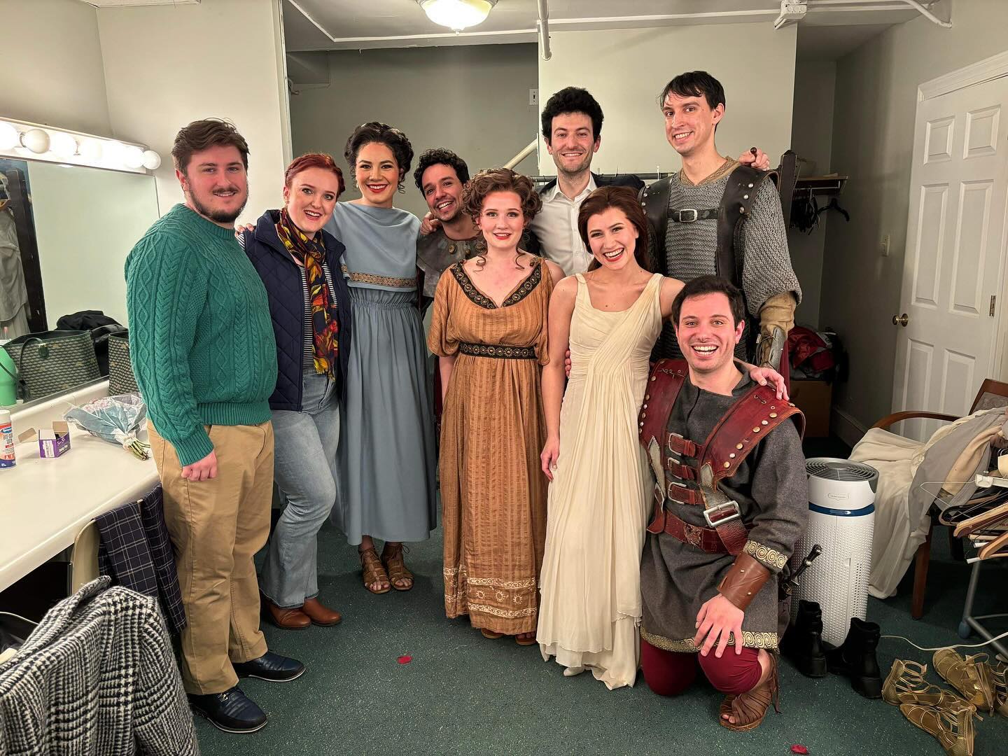 Lucretia๐ฅ thank you for everything
Maestro : @robert.s.kahn
Stage director : @tarafaircloth
Academy of Vocal Arts