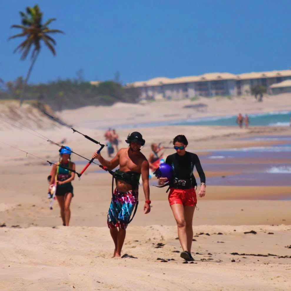 🇧🇷 Brazylia kite Trip 2024 🇧🇷
W tym roku również zapraszamy na niezapomnianego tripa po Brazylii
Dwa terminy :
Pierwszy turnus: 26.10 - 09.11
Drugi turnus: 09.11 - 23.11
🏄Planujemy na naszej trasie odwiedzić takie spoty jak:
🏄♀️ Tabuba
🏄 Cauipe
🏄🏻♂️ Taiba
🏄♀️ Paracuru
🏄 Ilha do Guajiru
🏄♀️ Prea
🏄🏻♂️ Jericoacoara
🏄 Guiru
🏄🏻♂️ Tatajuba
🏄♀️ Camocim
Planujemy noclegi w trzech miejscowościach:
- Cumbuco - San Cumbuco Sea Breeze Vista Mar
- Prea - Pousada Rote do Kite Prea
- Tatajuba - Sunset Beach Tatajuba
Oferujemy zakwaterowania w wyżej wymienionych miejscach w pokojach 2-3 osobowych ze śniadaniem
Cena za turnus: 6600 PLN
Cena zawiera:
✅ Zakwaterowanie ze śniadaniem
✅ Transport podczas całego wyjazdu
✅ Downwindy z asekuracja w okolicy Jericoacoara
✅ Podstawowe ubezpieczenienie podróżne
✅ Poranne zajęcia mobility
✅ Zwiedzanie miasteczka Jericoacoara oraz parku narodowego wokół miasteczka
✅ Off-road po plaży i Brazylijskich wydmach
✅ Opiekę podczas całego wyjazdu
Cena nie zawiera:
❌ Biletów lotniczych od 4000 do 5500 zł w zależności od miejsca wylotu
❌ Wyżywienia z wyjątkiem śniadania
❌ Lekcji kitesurfingu
❌ Wypożyczenia sprzętu do kitesurfingu- 2000 zł za 2 tygodnie
Po więcej informacji zapraszam na fanpage
Moonshine kite school
Lub tel:
Paweł: + 48794650318
Krzysiek: +48 517 589 517
🇧🇷Aloha🇧🇷