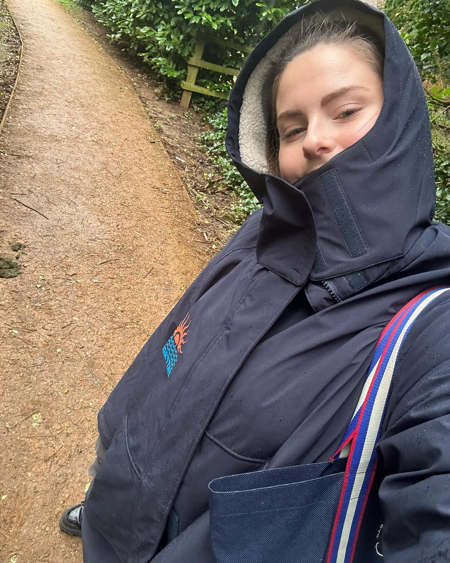 A birthday month, a rainy month, and a cute dog month 🥰🍰💜