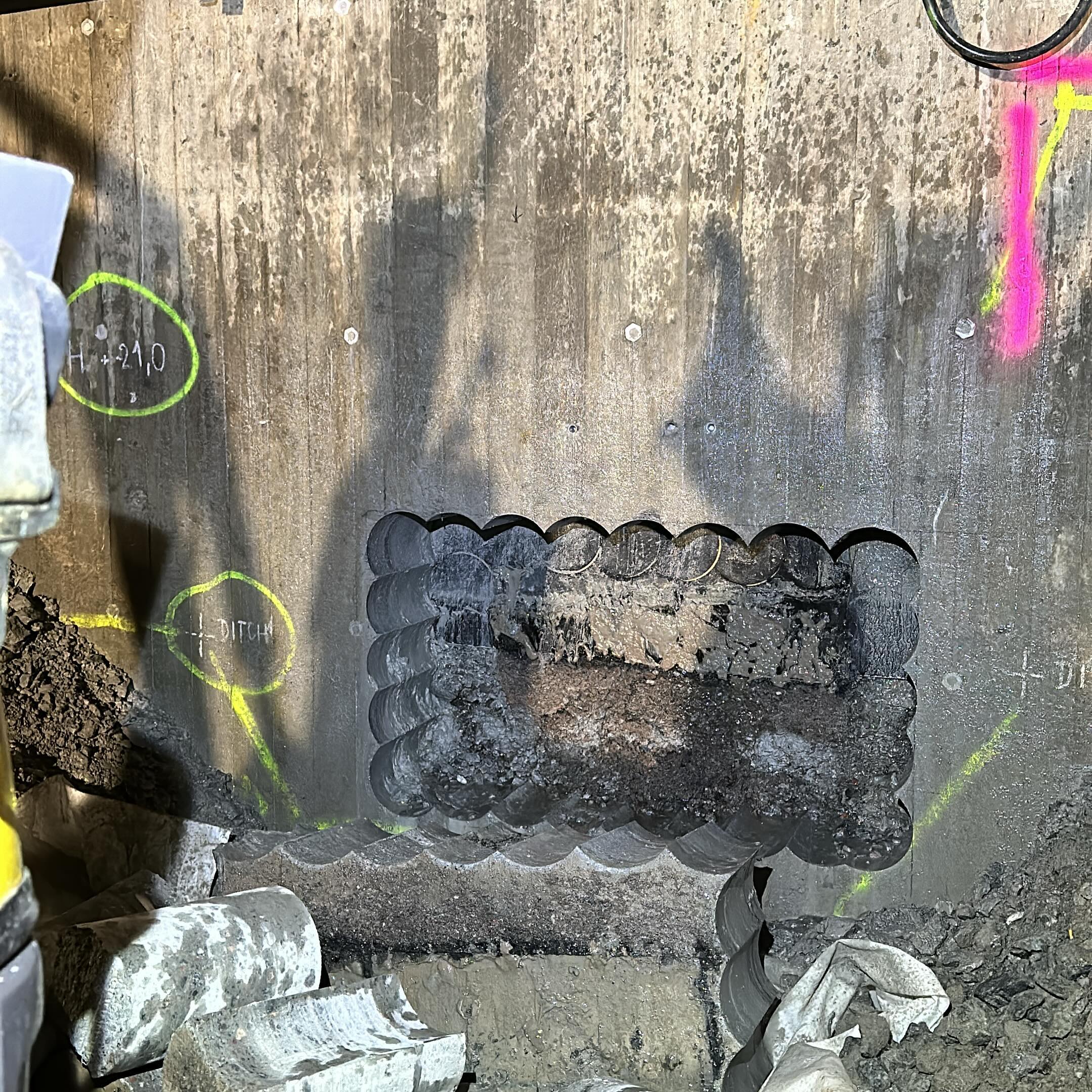 Veckans sista jobb! Vi på JMS HÅLTAGNING Passar på att önska alla en trevlig helg! 👏👍