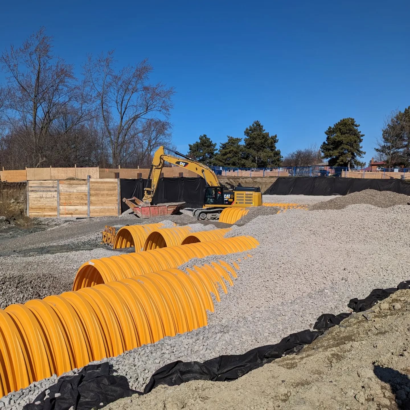 Construction is proceeding at McKenzie Park in the City of Mississauga! This project will serve to detain storm flows during major events and reduce flooding in the Cooksville Creek watershed.