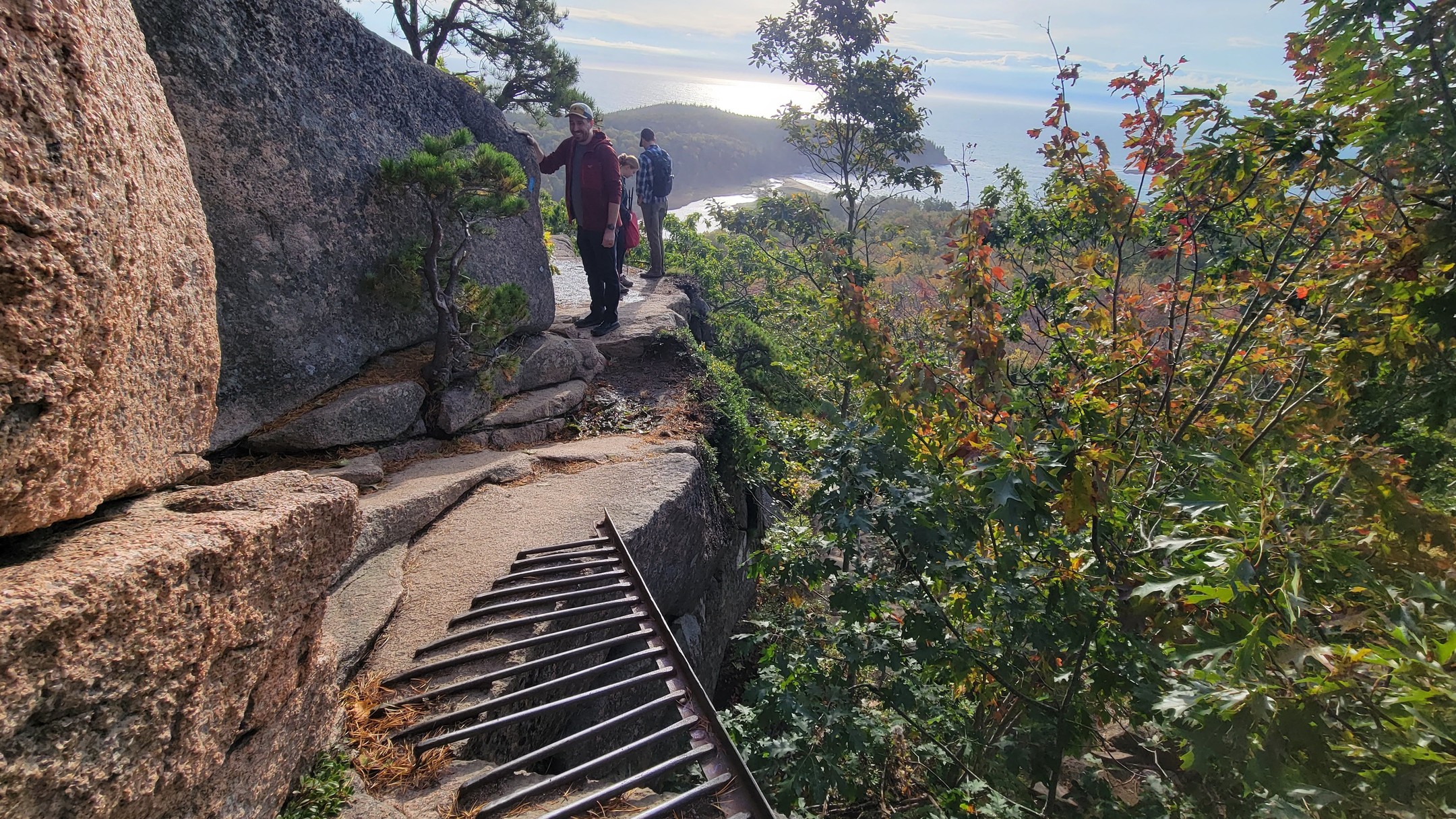 Acadia National Park - the perfect destination for spectacular coastal views and exhilarating hikes. If you're short on time, check our the newest blog post for the perfect long weekend itinerary!
.
.
.
.
.
#twogirlsgetaway #travel #travelblogger #travelphotography #glt #gltlove #dametraveler #girlswhotravel #sheisnotlost #travelgirl #travelfeature #maine #acadia #nationalparks #wonderful_places #wearetravelgirls #iamtb #hiking
