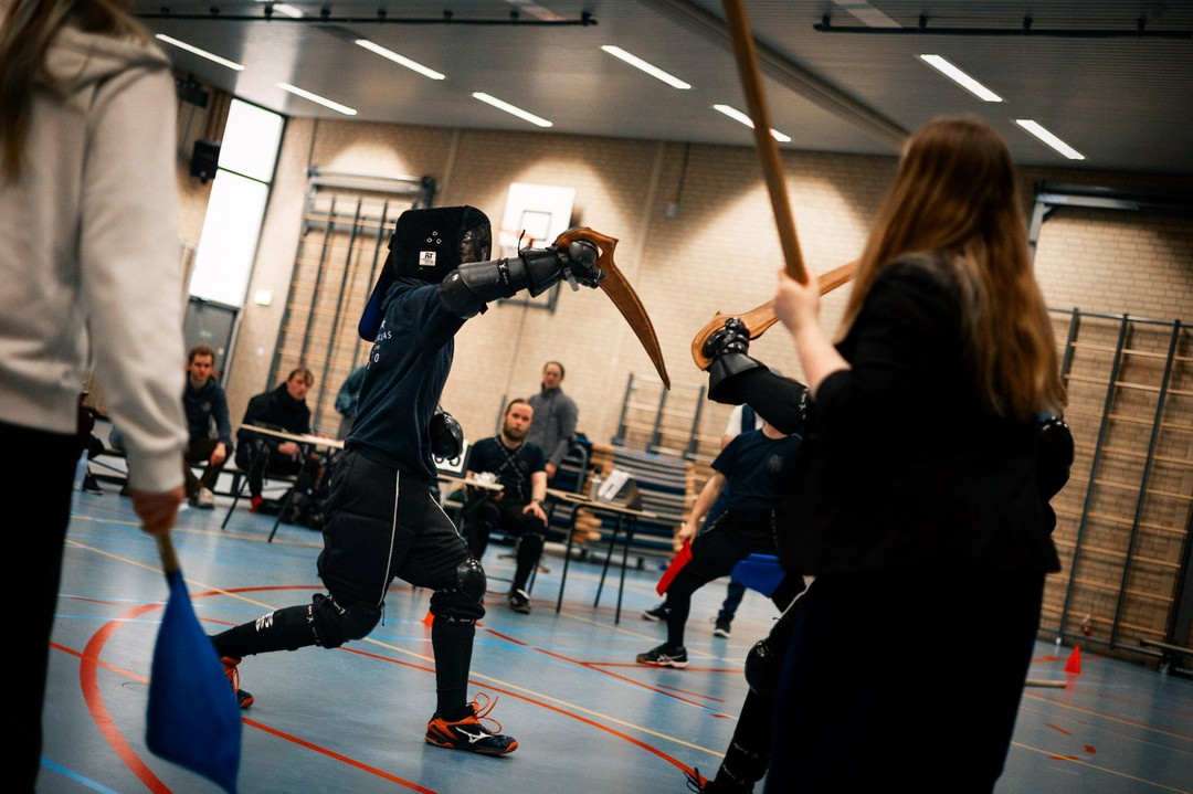 Annual Fun! #Dussack may not be where the primary focus of our club lies, but they are a ton of fun! Here are a few more shots from our annual Dussack club tournament, named after our founding head instructor, after he moved away for work: Annes Ausgezeichnetes Dussack Turnier!
Want to know more about swordsmanship and our Historical European Martial Arts training sessions in #Zwolle and #Groningen? Check our website, and follow us on Facebook and Instagram!
Meer weten over historisch zwaardvechten in Zwolle en Groningen? Bezoek onze website, en volg ons op Facebook en Instagram!
#HistoricalEuropeanMartialArts #HEMA #historical #martialarts #historicalfencing #longsword #langzwaard #training #fitdutchies #lichtenauer #liechtenauer #ringeck #hemaclub #westernmartialarts #wma #hanzestadzwolle #swolla #ergaatnietsbovengroningen #Grunn #zwaardvechten #swordfighting #historischekrijgskunsten #medieval #renaissance #middeleeuwszwaardvechten #middeleeuws #federschwert
📸: @maurice.booij