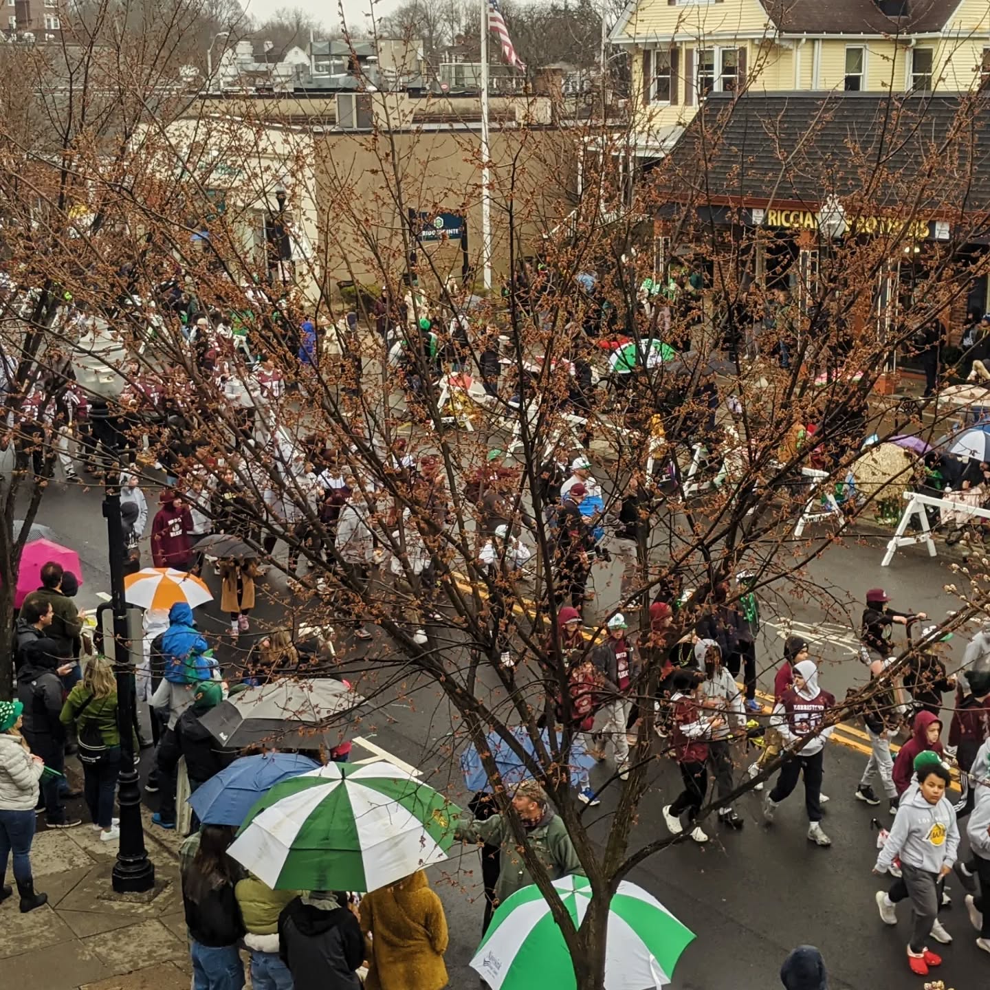 Happy St. Patrick's Day Parade, Morristown! Hope everyone stays warm in the freezing weather, and special thanks to everyone in the parade for making the day so memorable 🍀
(live action shots courtesy of the Creamery roof ❤️)