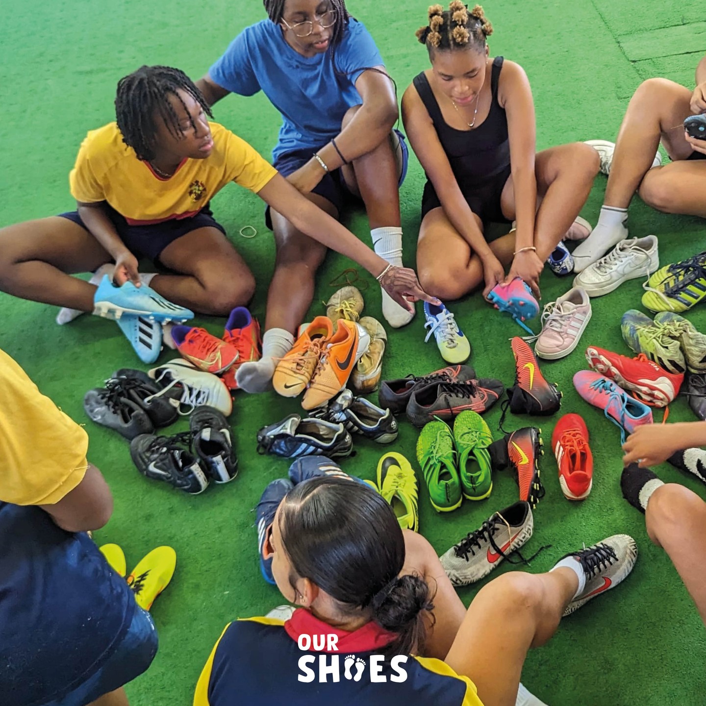 As we return from our unforgettable trip to Cape Town, we're deeply moved by the profound impact of our visits to various NGOs like @jagfoundation, @catchtrust, @sohk_sa and @coolplay.sa where we distributed your generous donations.
Some visits truly hit home, revealing the stark need in South Africa. At @vusaacademy we witnessed firsthand how they provide hot meals for children as part of their support and mentorship program, often the only meal these children may have all day.
We're immensely grateful for the opportunity to witness the incredible work being done here and proud to play a part in these NGOs' journey to improve the lives of children in need. Let's continue walking together and making a change! ❤️👟